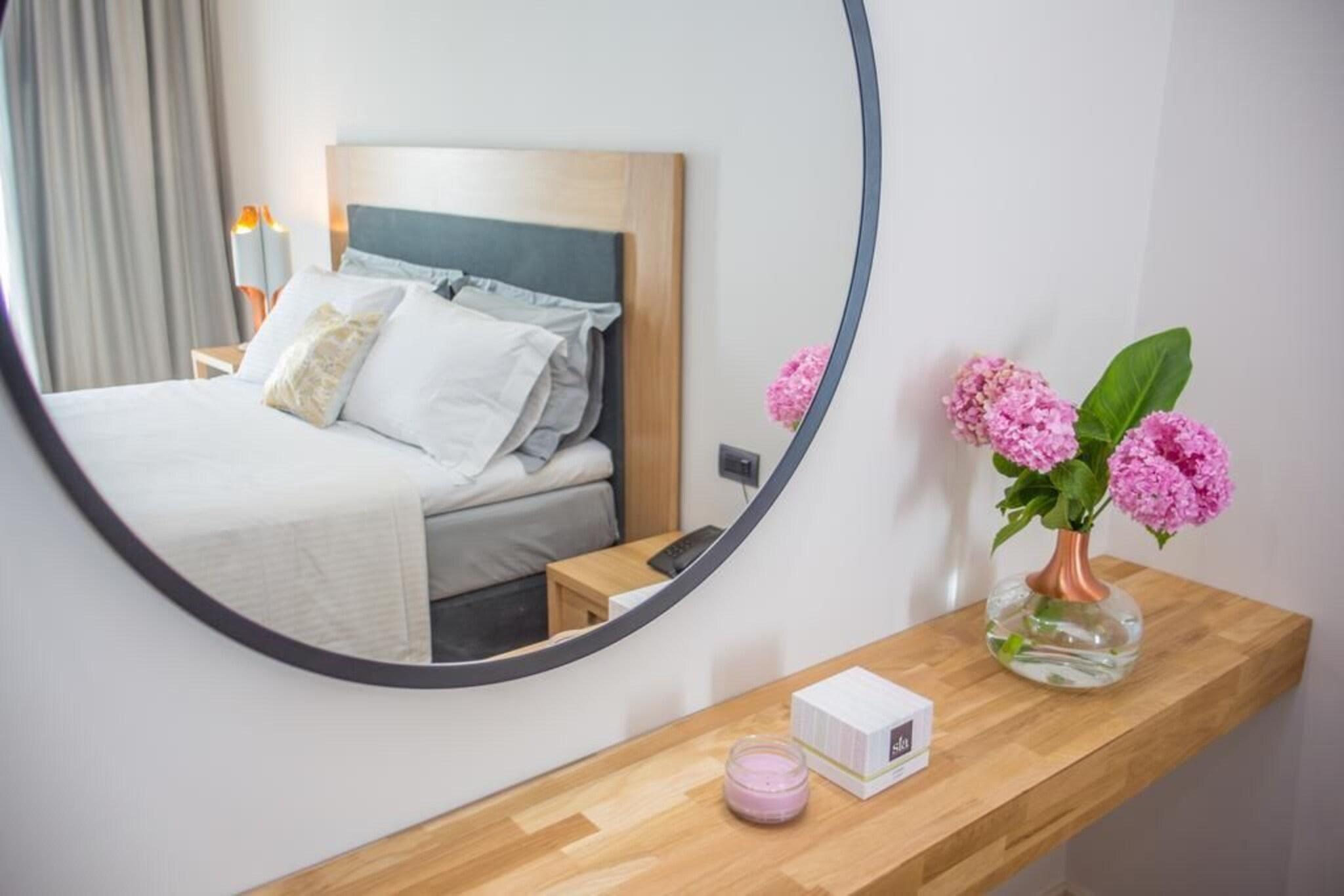 Junior Suite Sea View King Bed