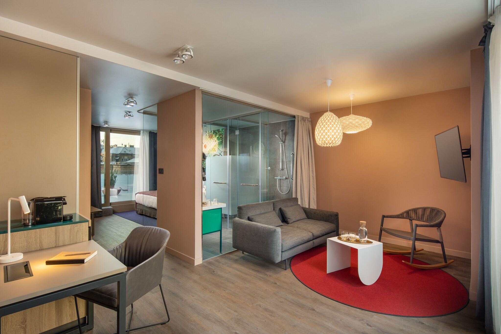 Suite Queen Size Bed