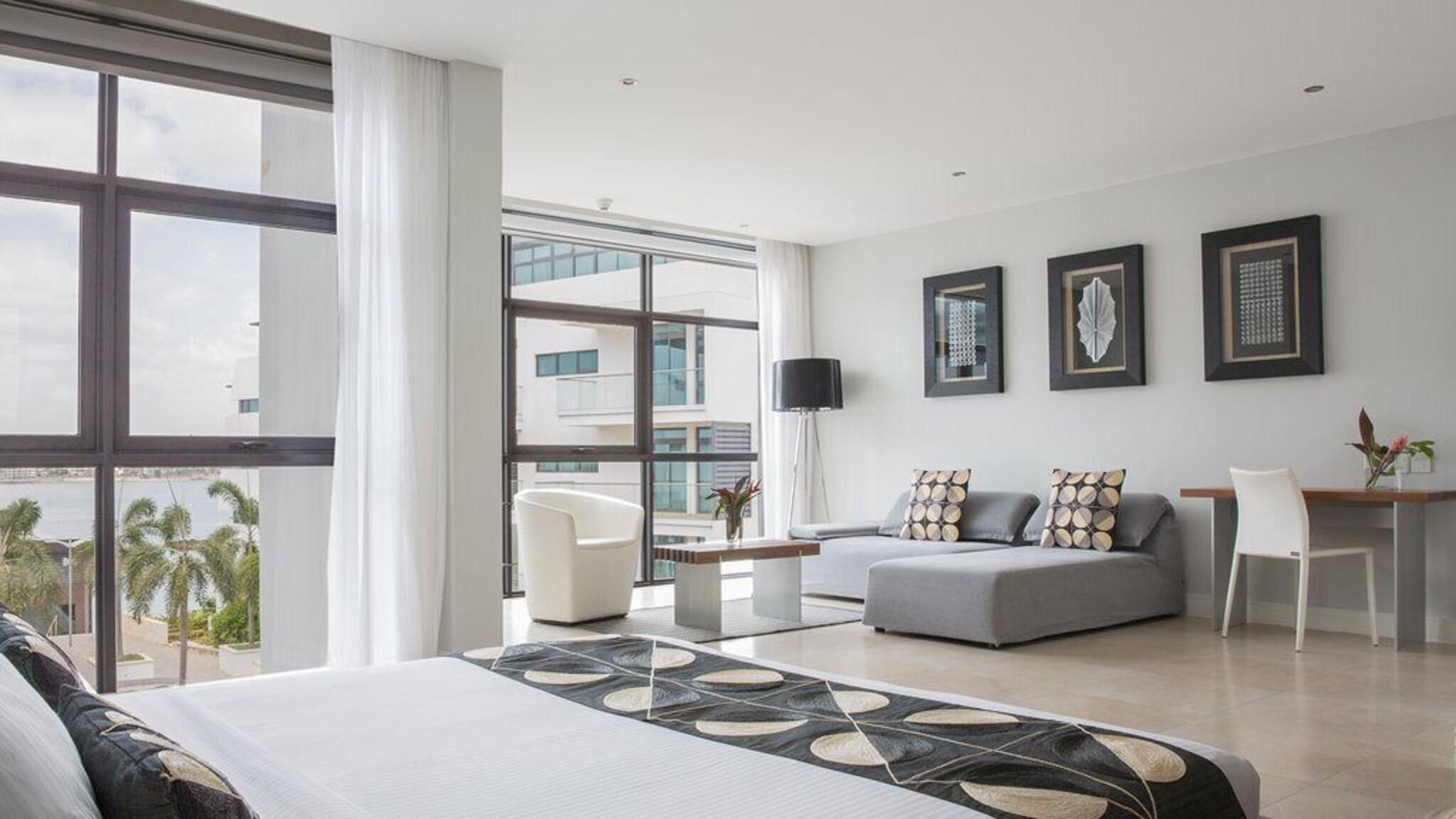 Suite Deluxe King Bed