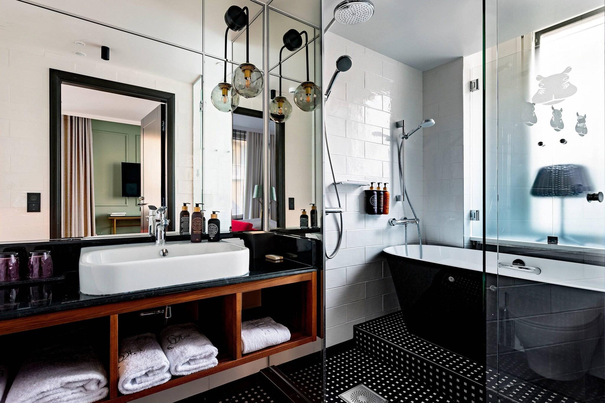 Double King Size Bed