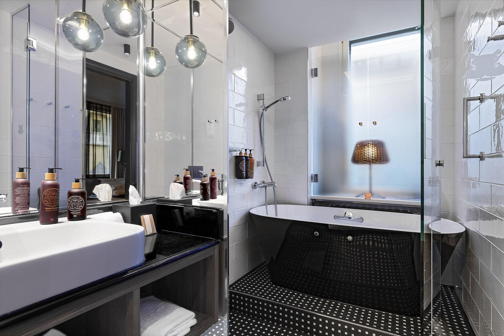 Double King Size Bed