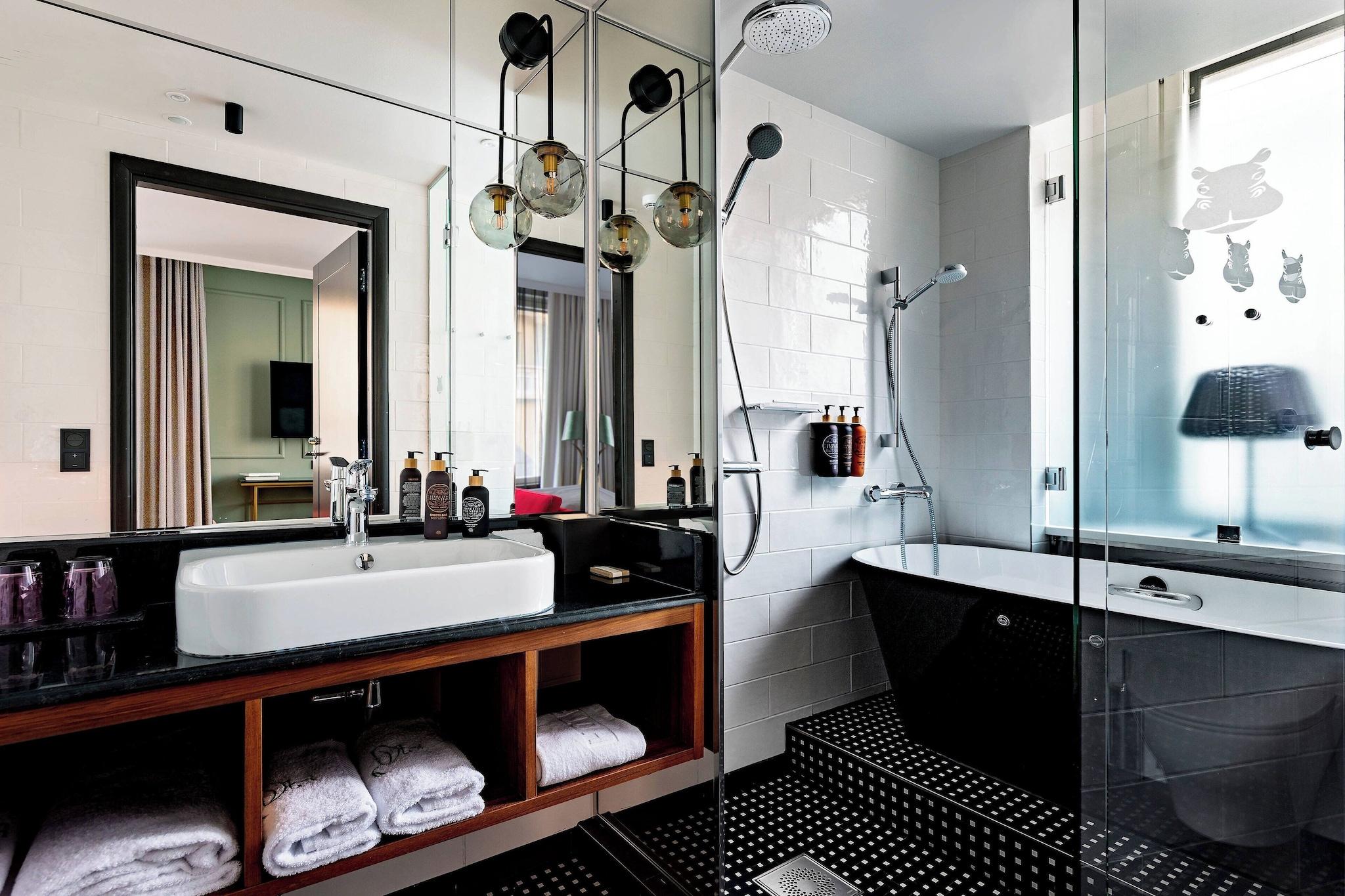 Double King Size Bed