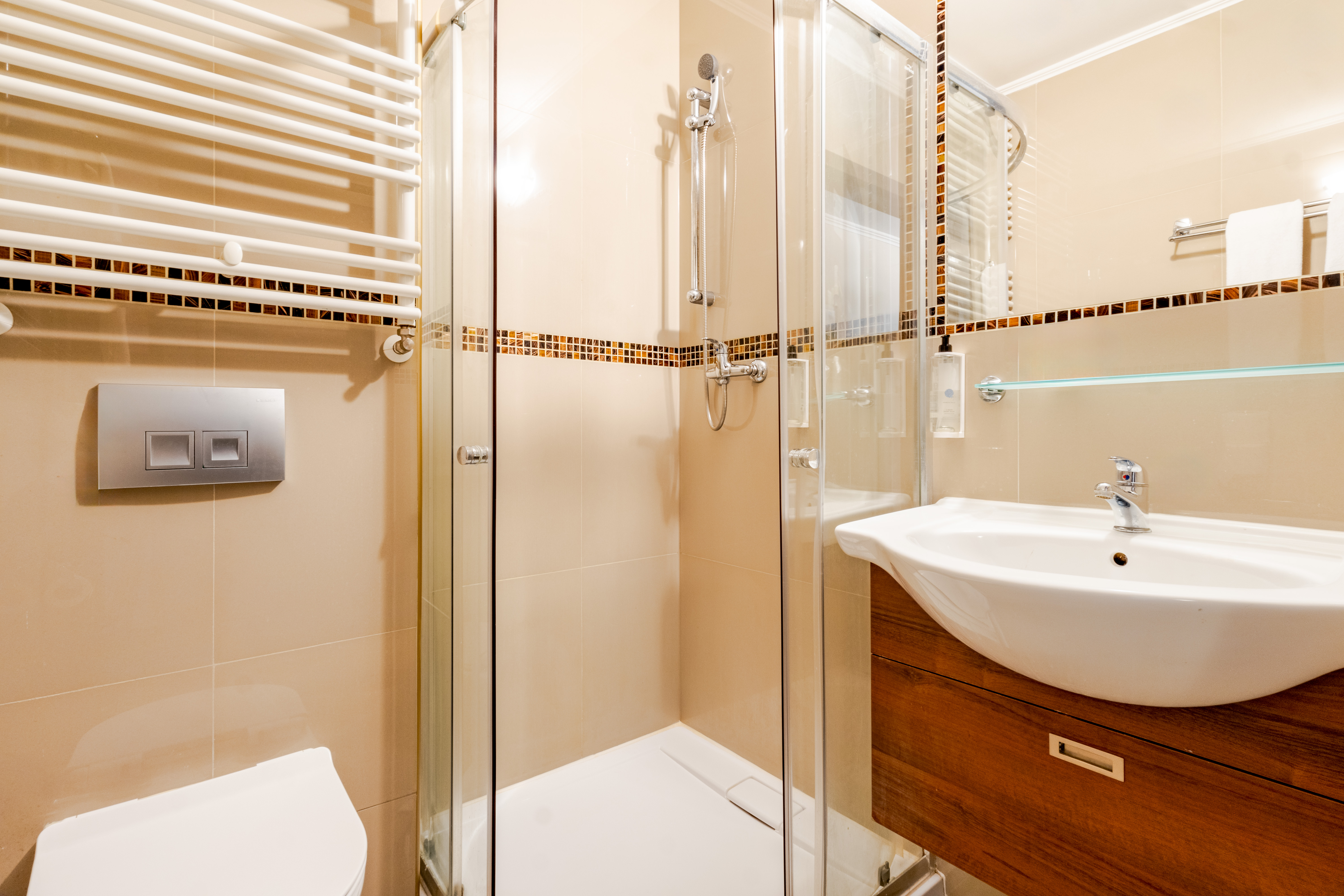 Twin with Air Conditioning