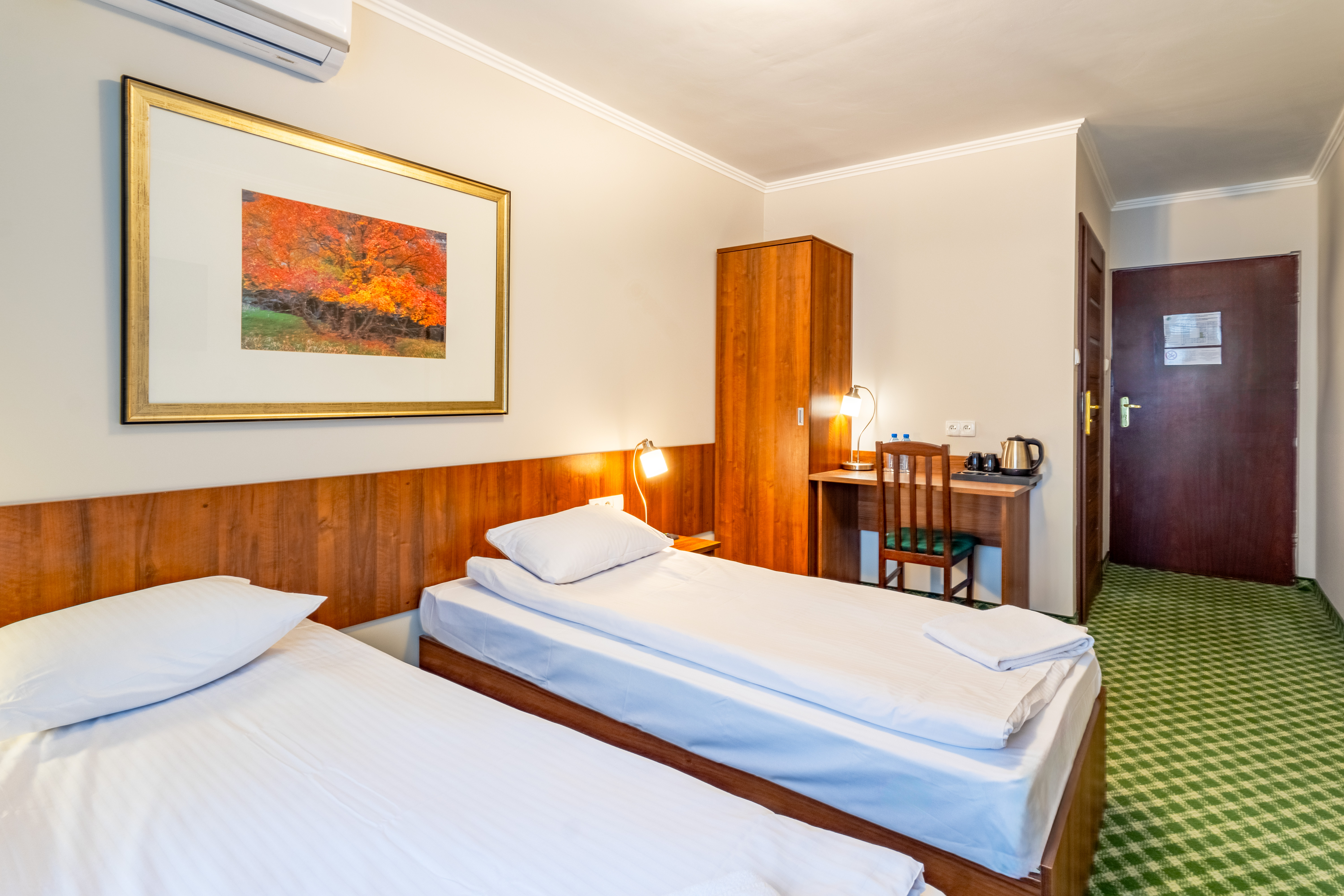 Twin with Air Conditioning