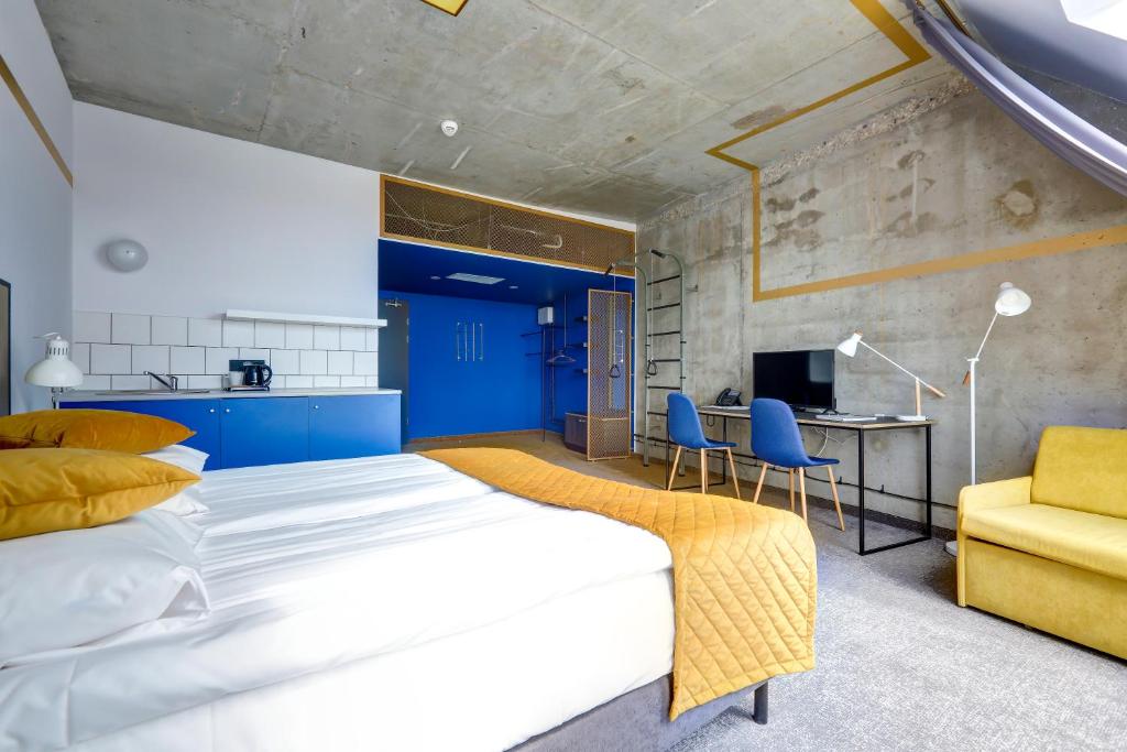 Double Single Deluxe