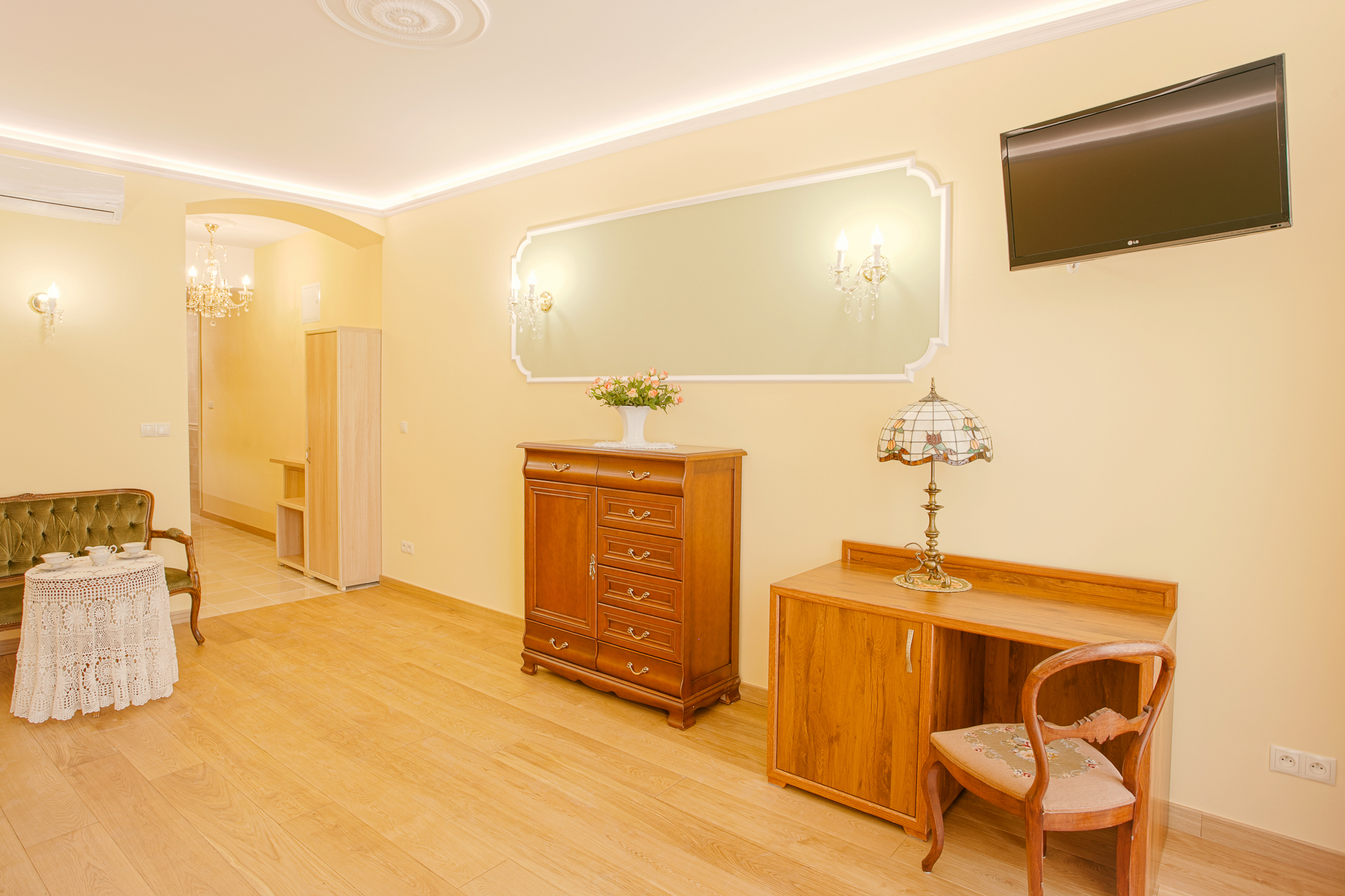 Apartment with Kitchenette