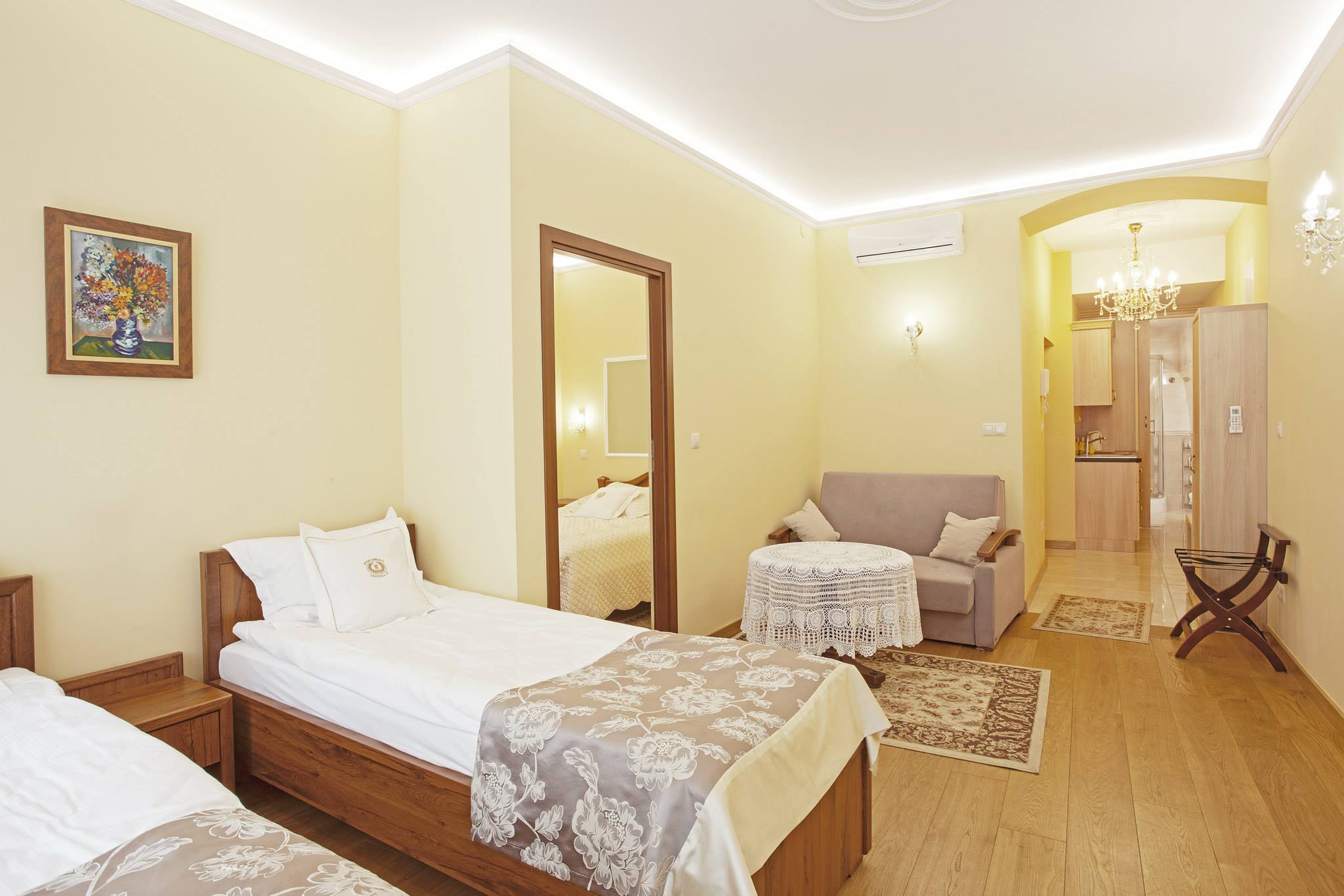 Apartment with Kitchenette