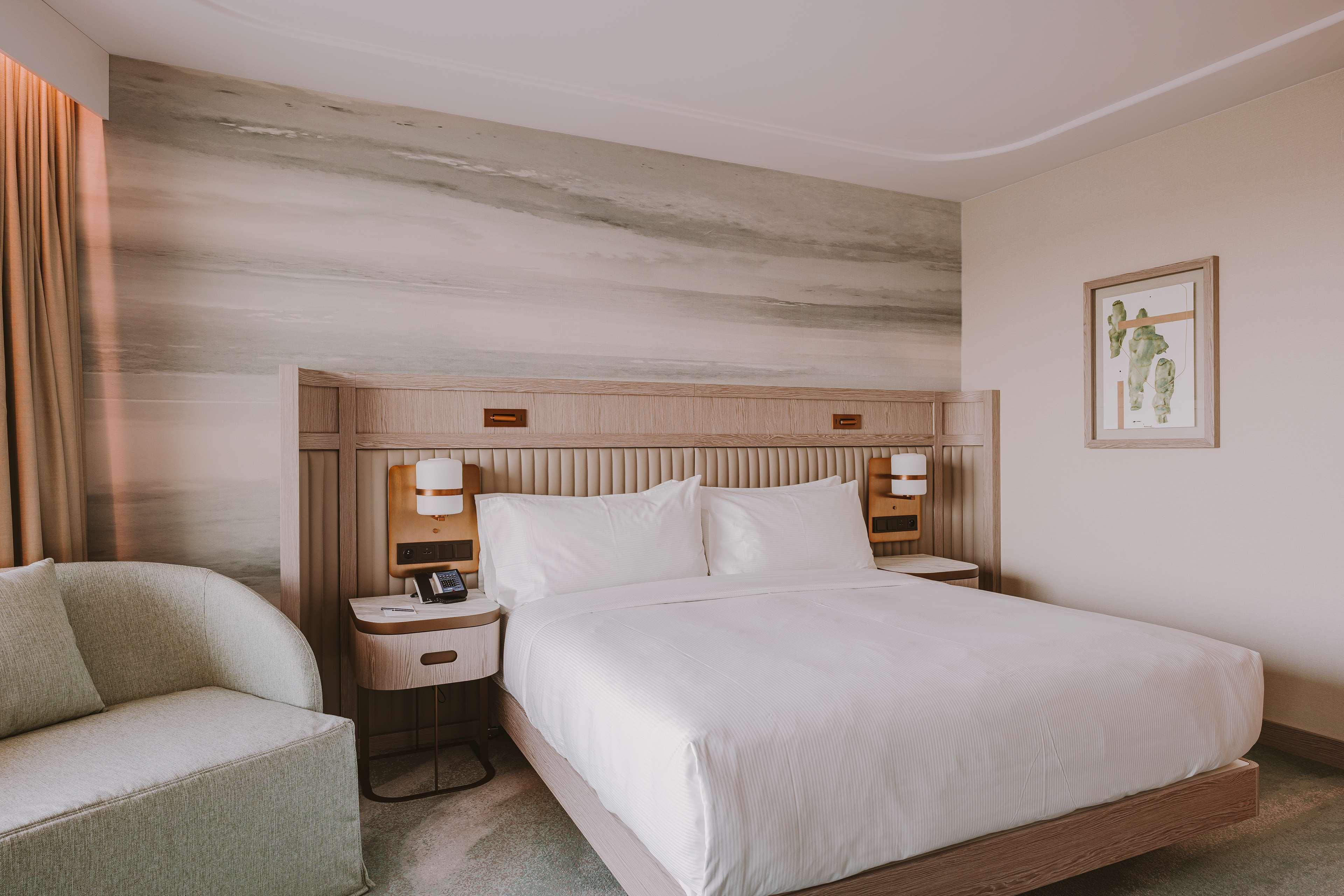 Double Deluxe King Bed