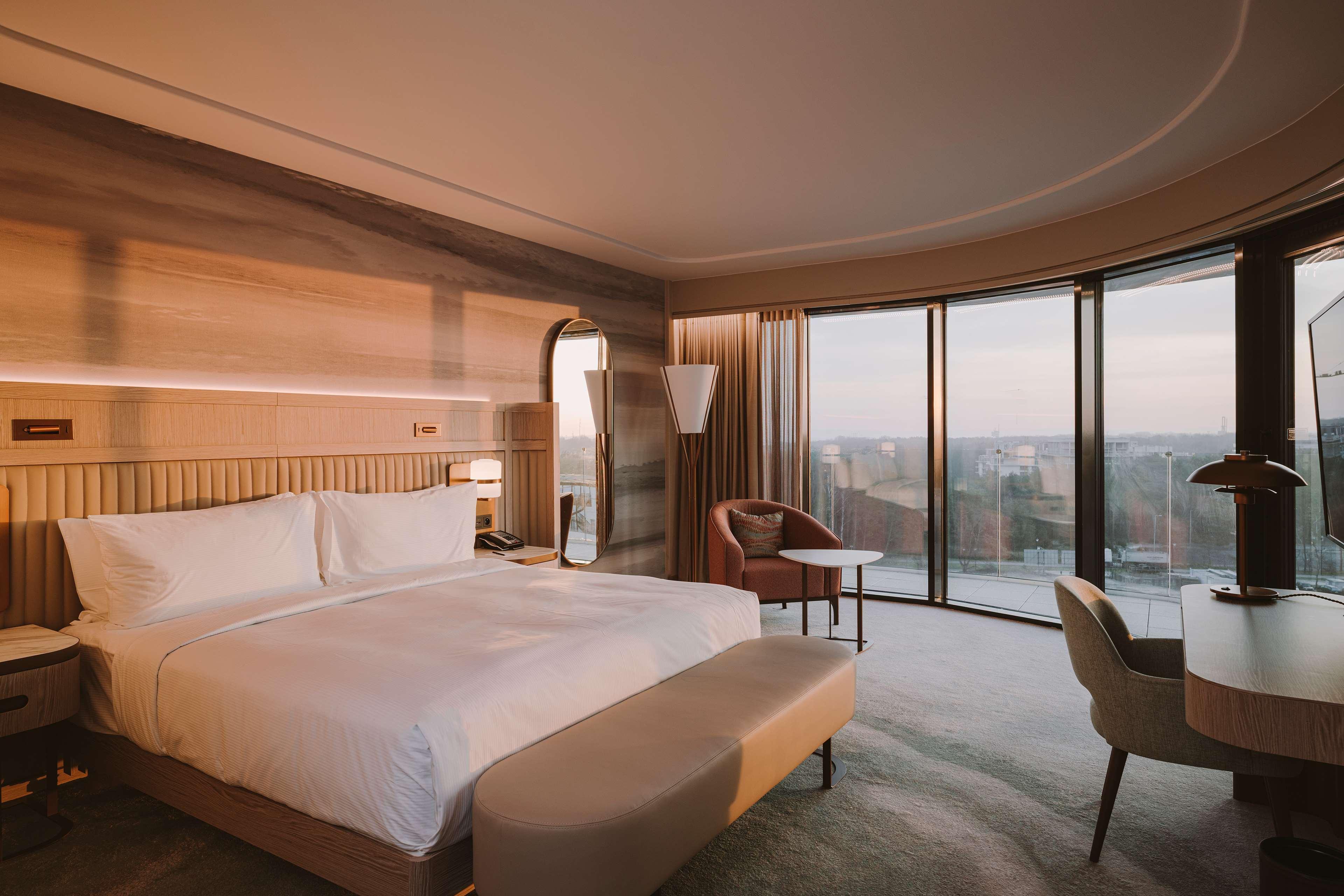 Double Accessible King Size Bed