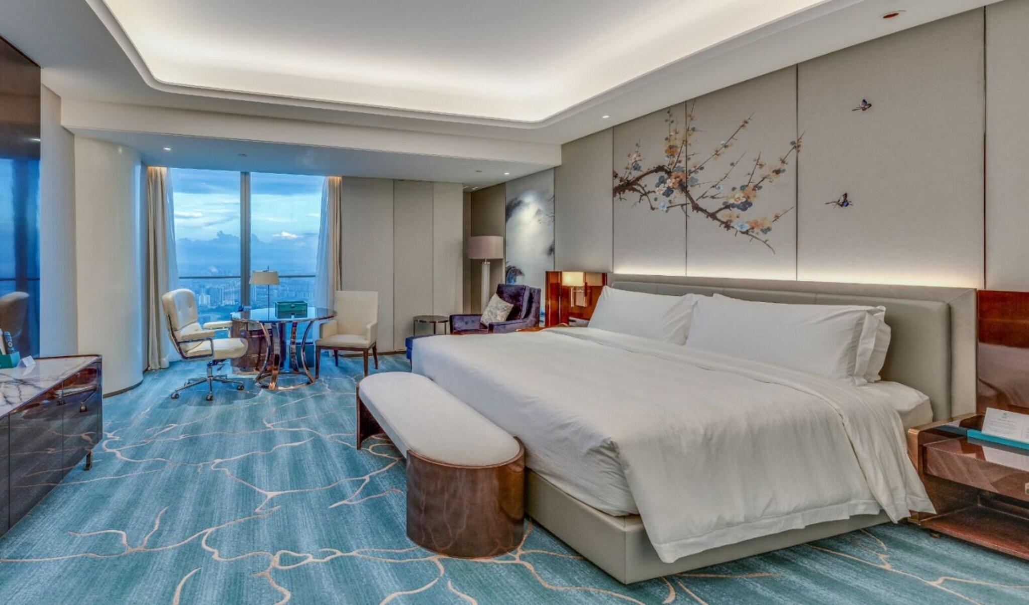 Double City View King Bed