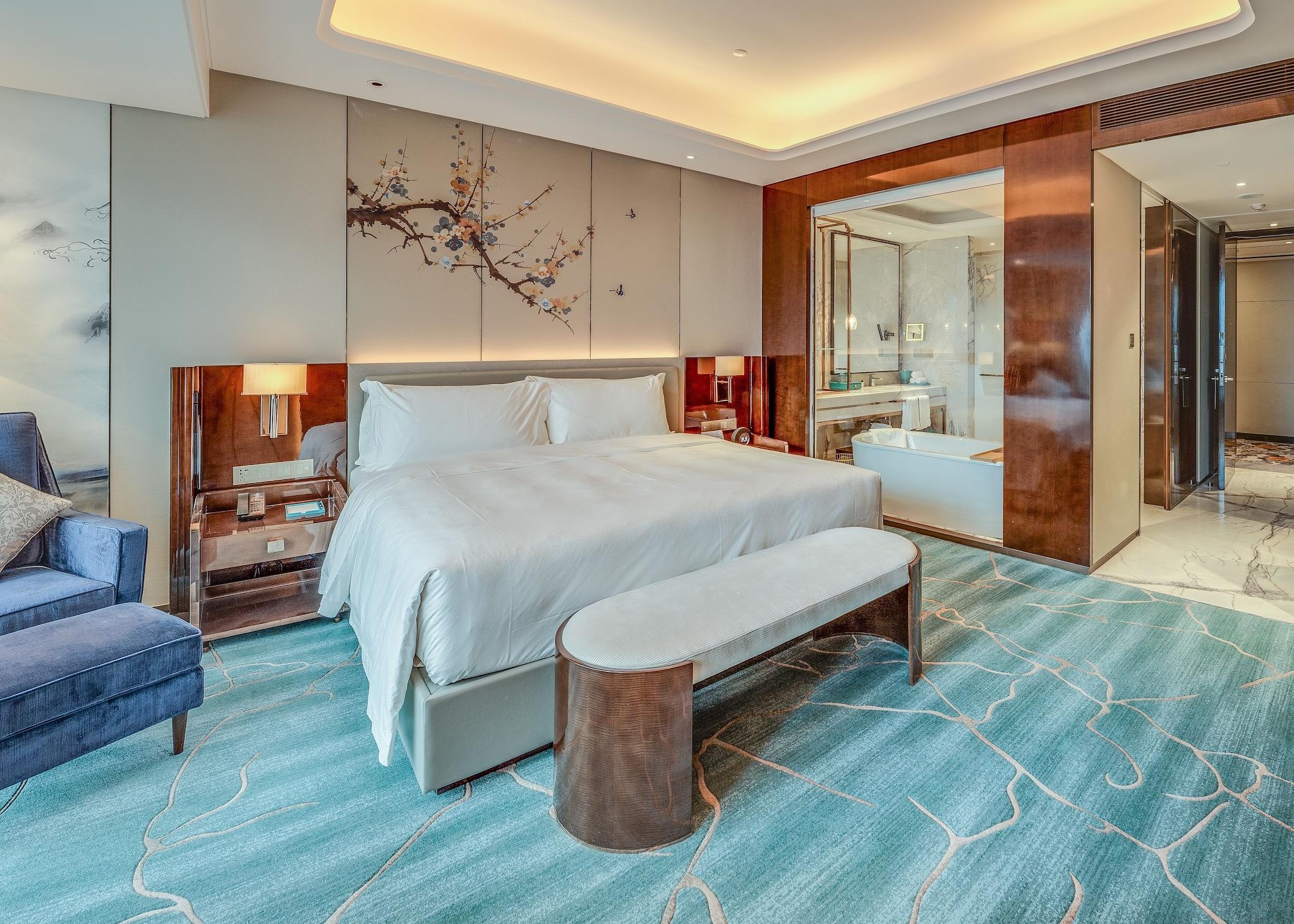 Double City View King Bed