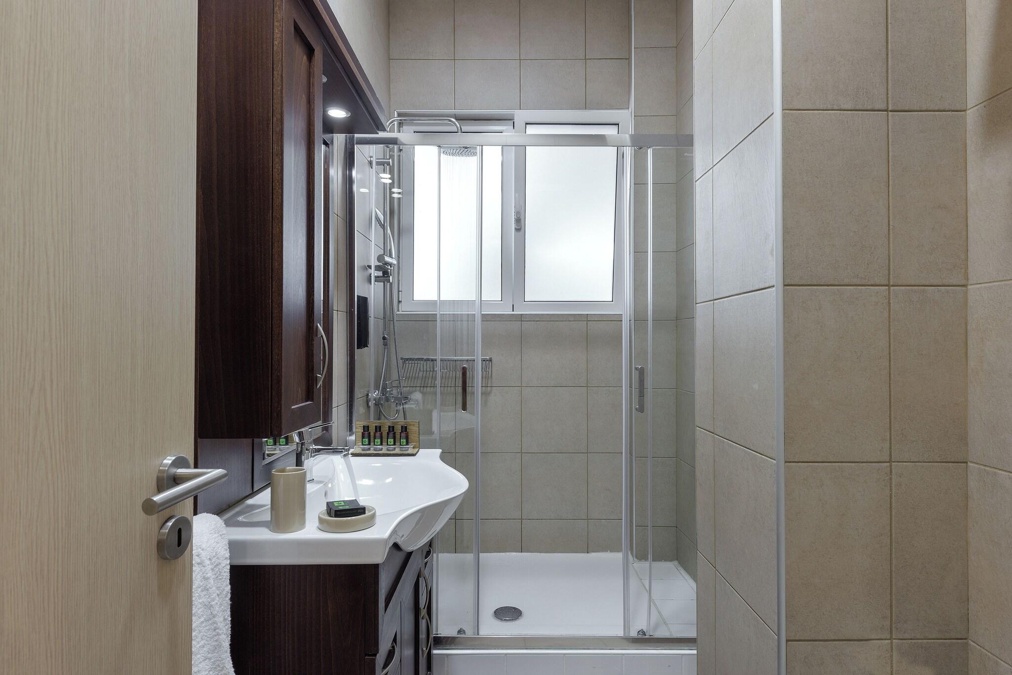 Double Classic Queen Bed