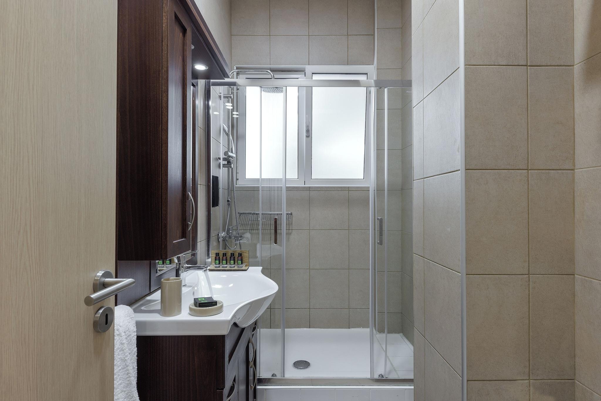 Double Classic Queen Bed