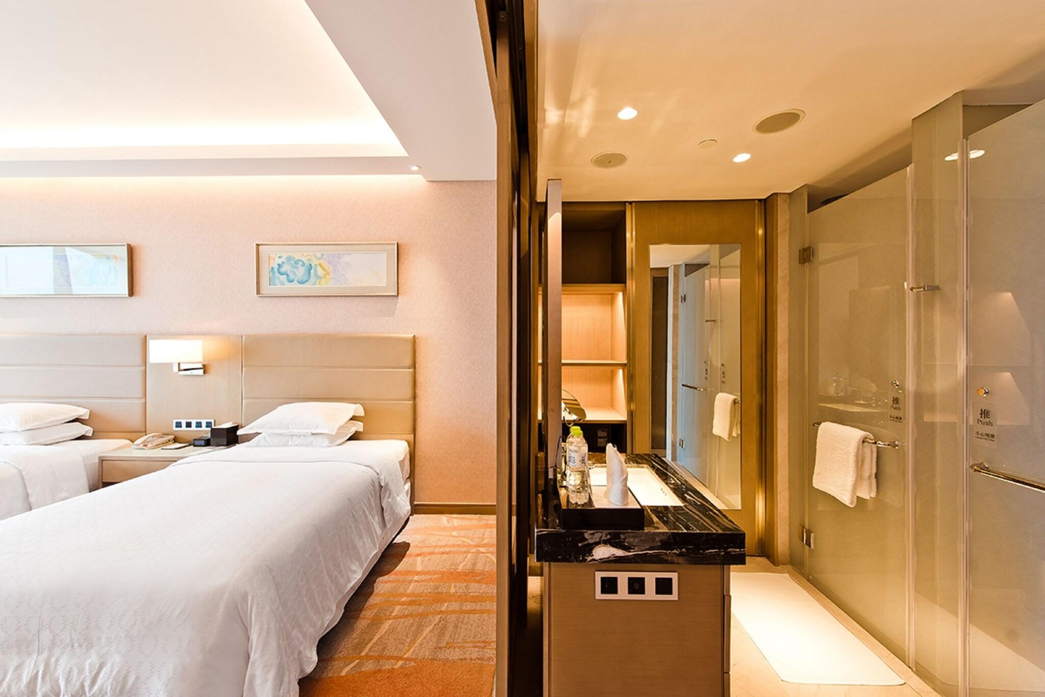 Double City View King Bed