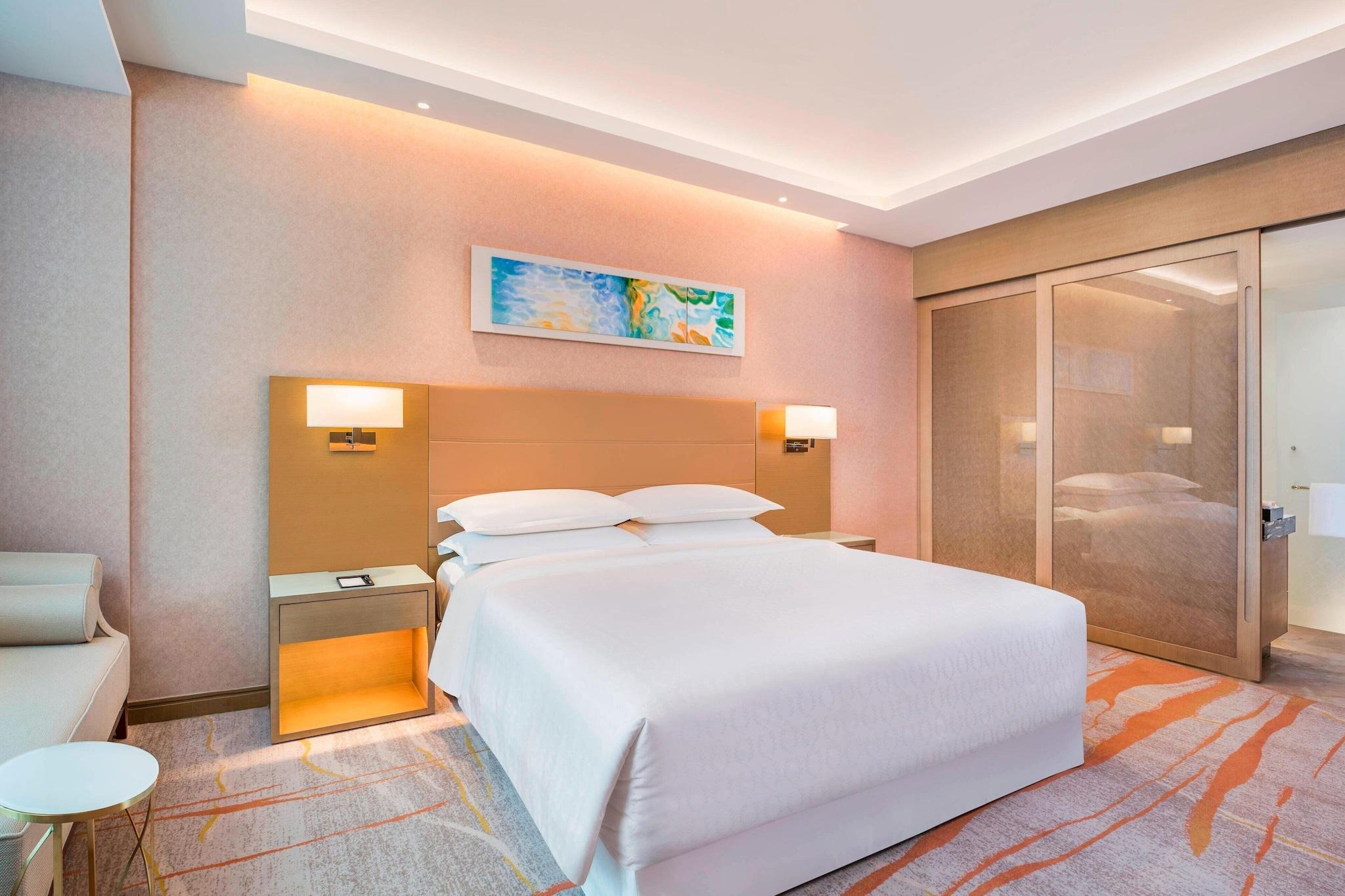 Double City View King Bed