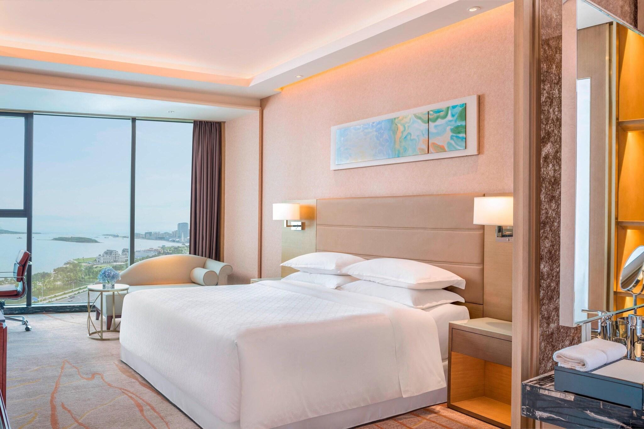 Double Bay View King Bed