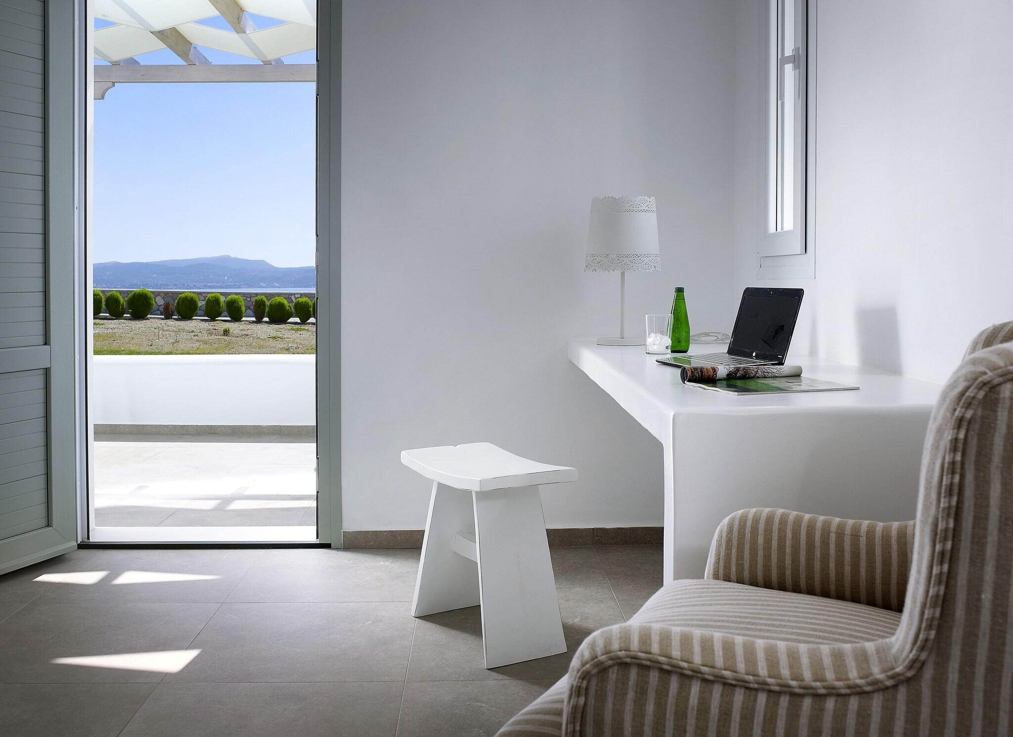 Suite Deluxe Queen Bed