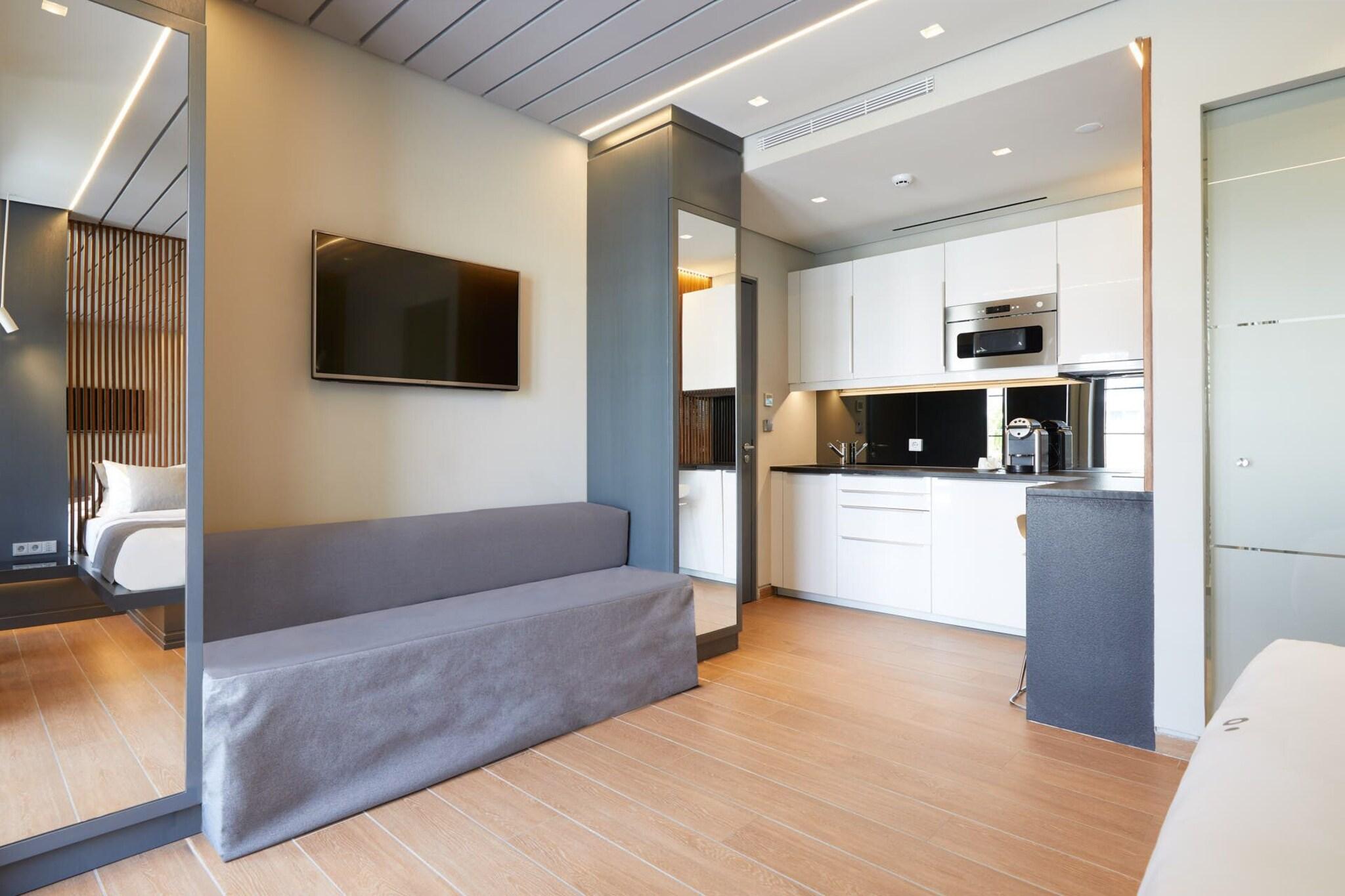 Junior Suite Queen Size Bed