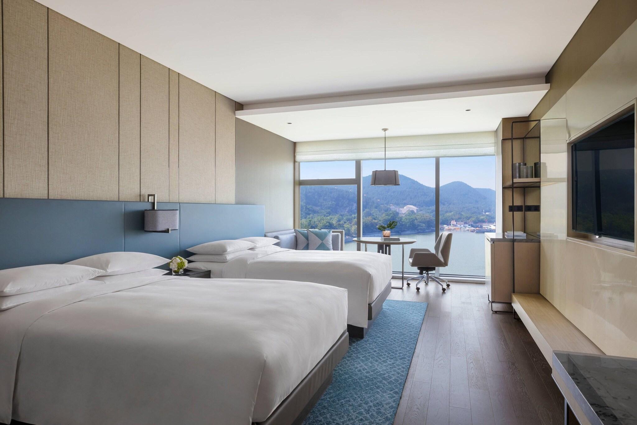 Double Executive King Bed