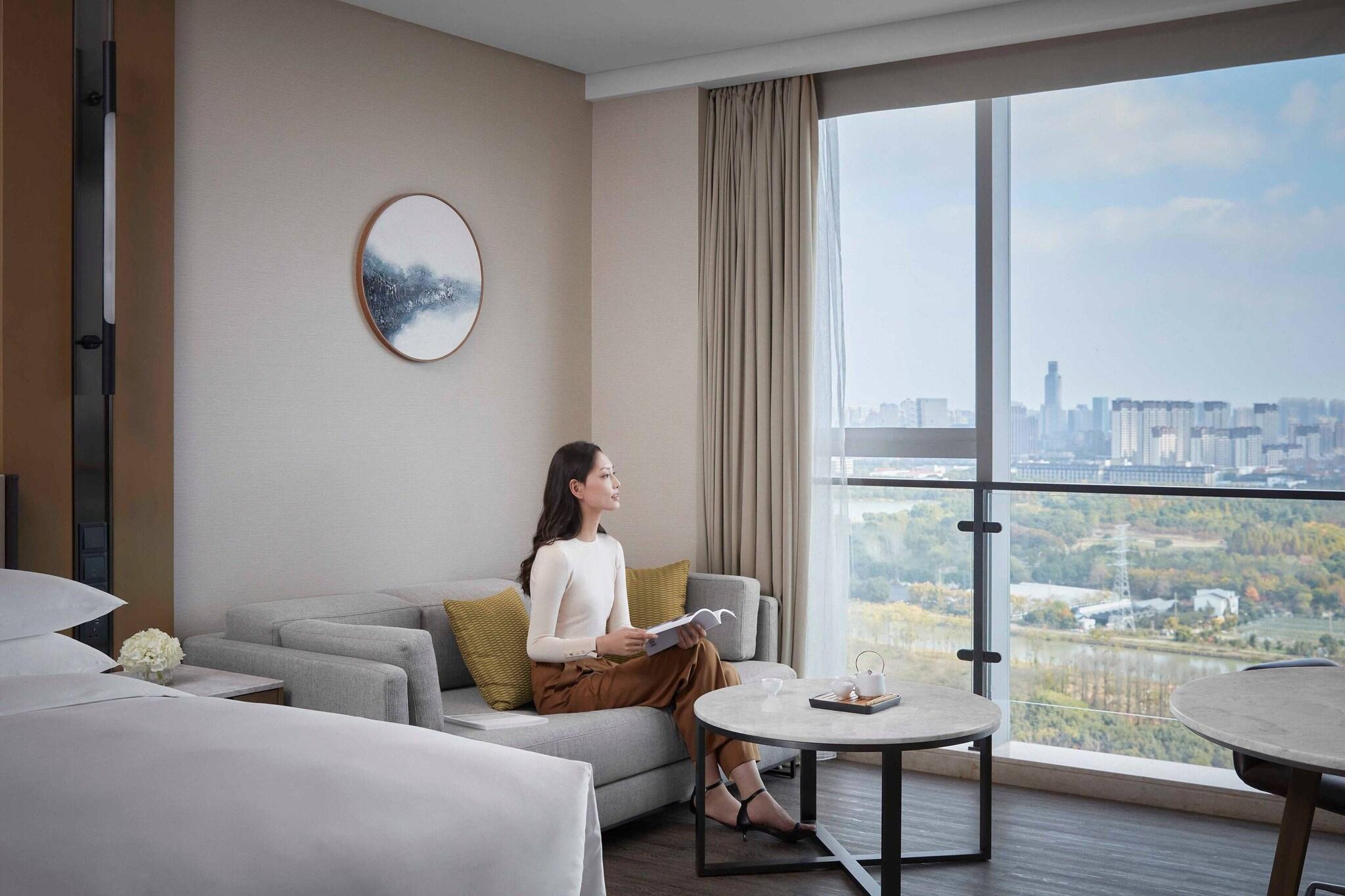 Double City View King Bed