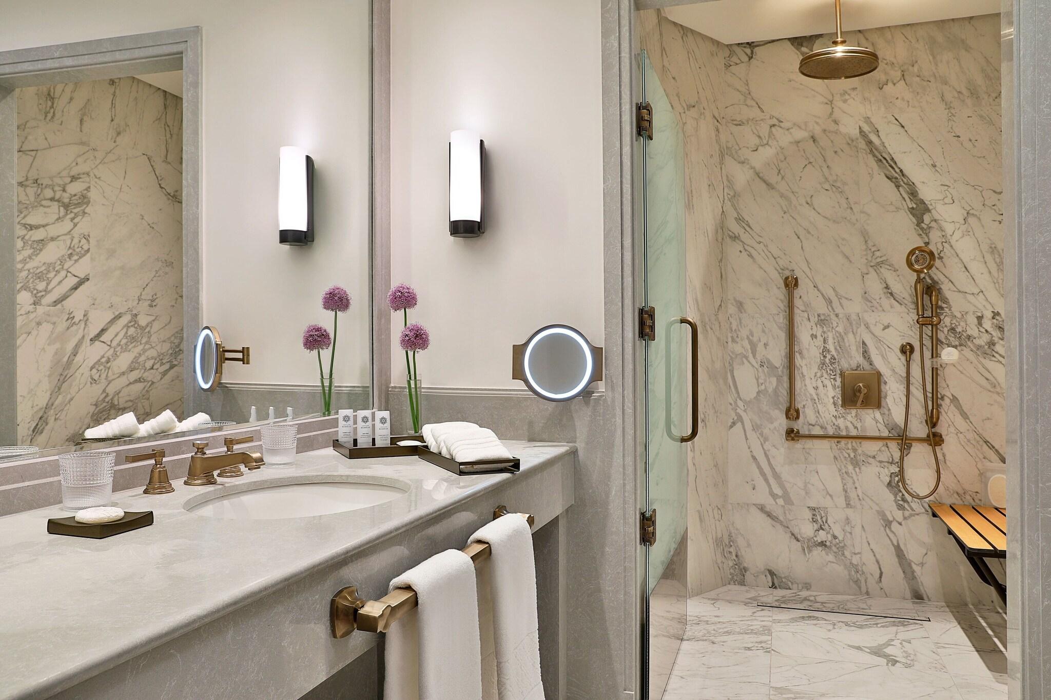 Double Deluxe King Bed