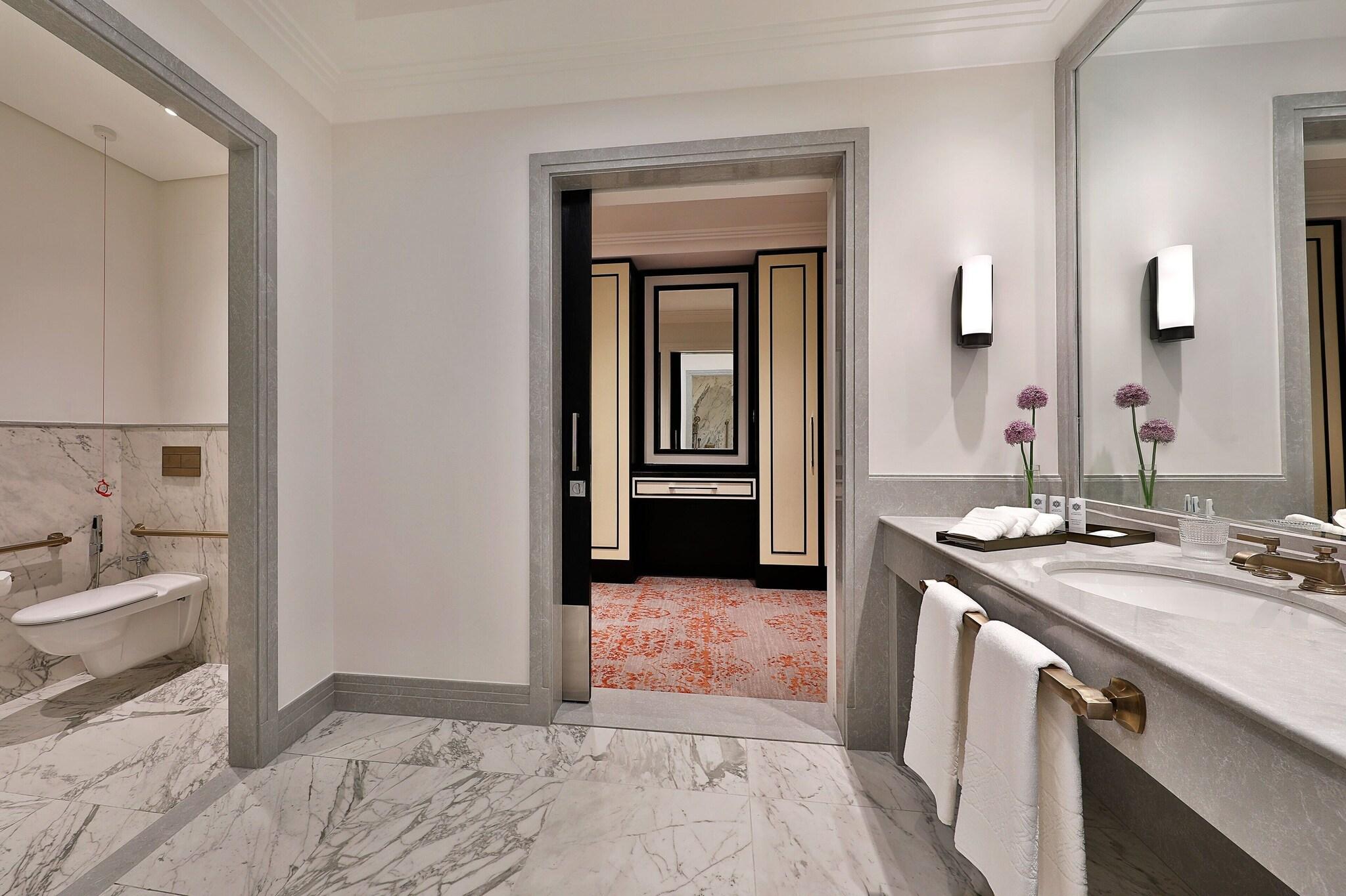 Double Deluxe King Bed