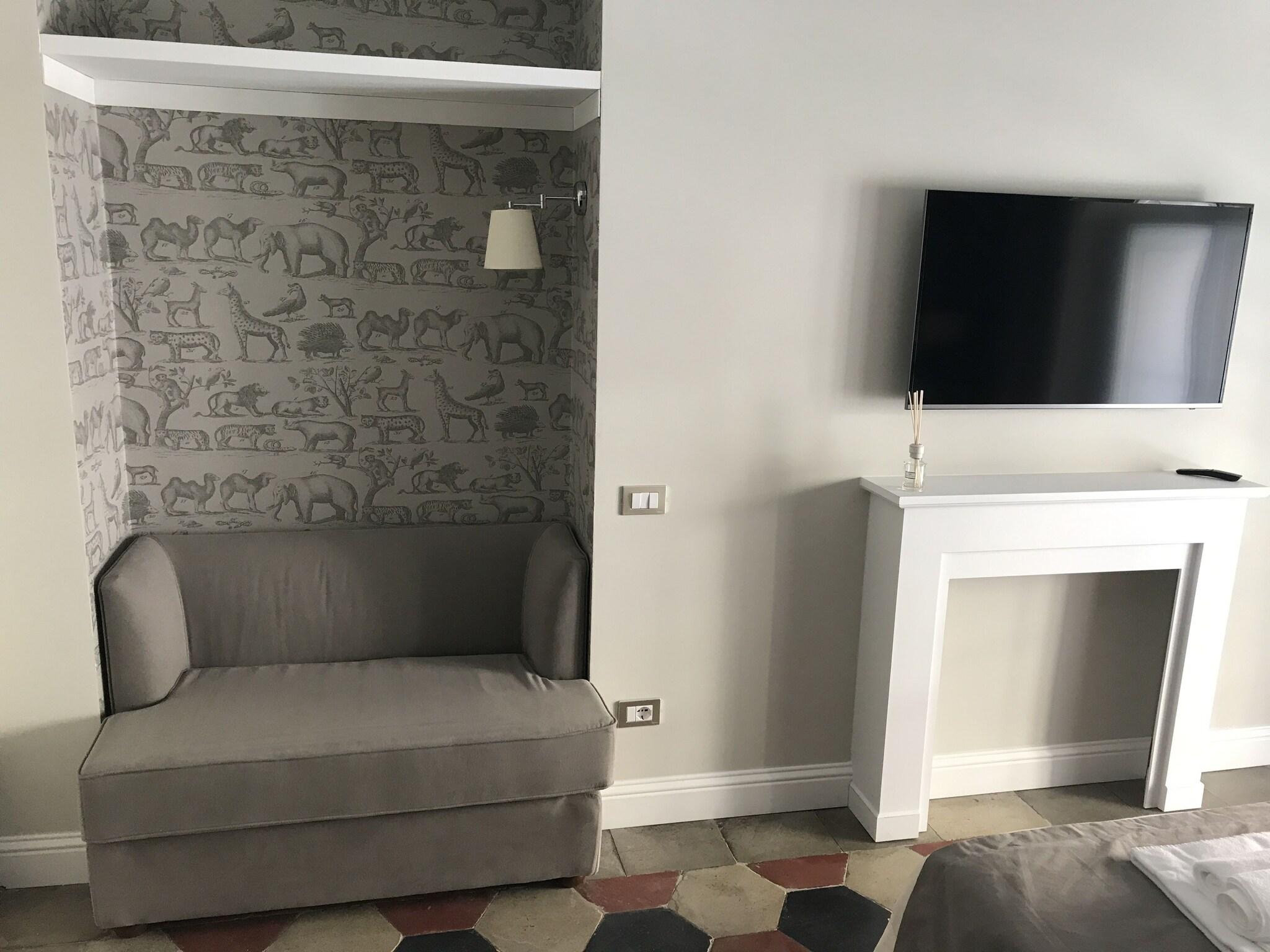 Triple Deluxe King Bed