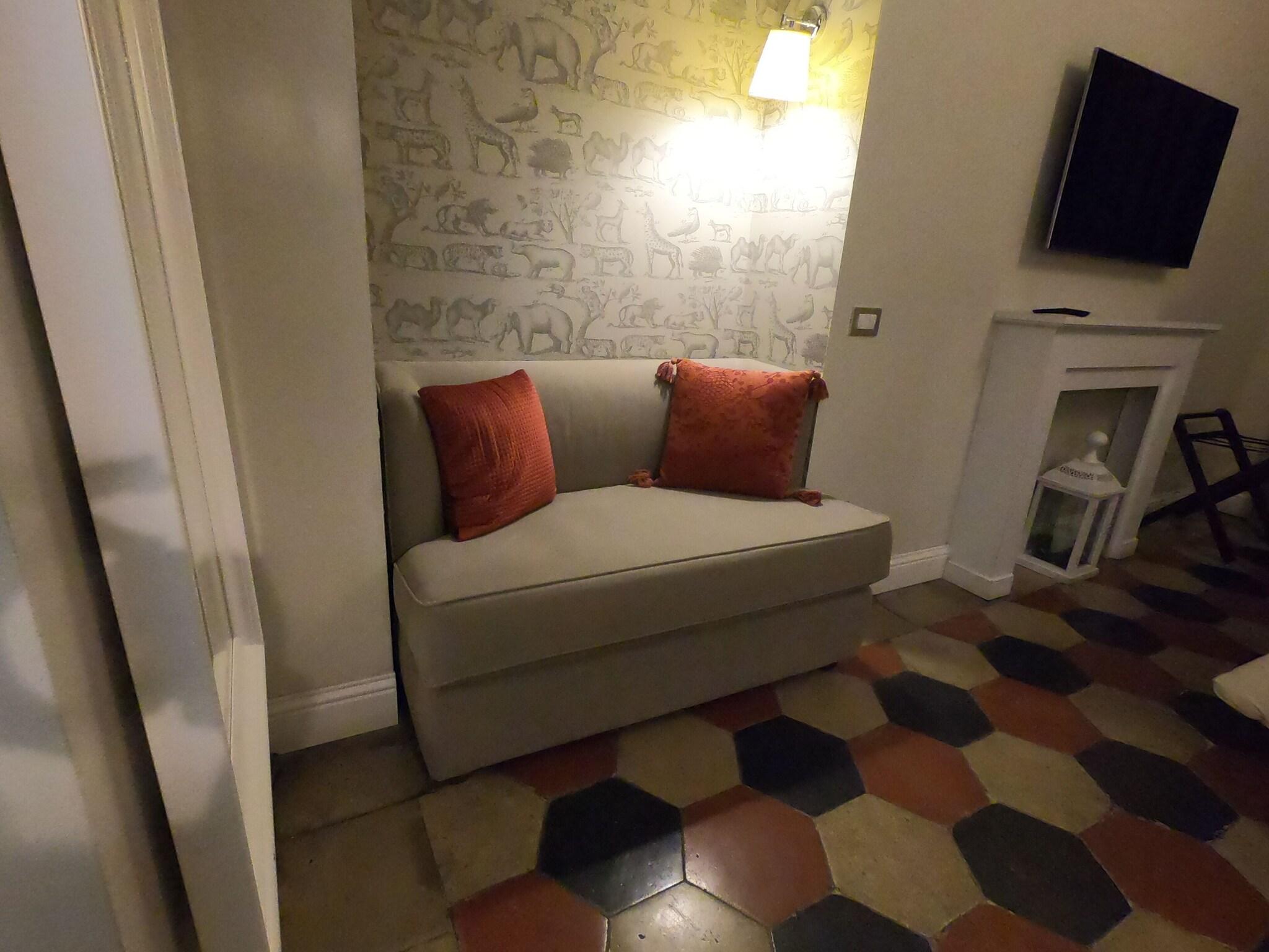 Triple Deluxe King Bed