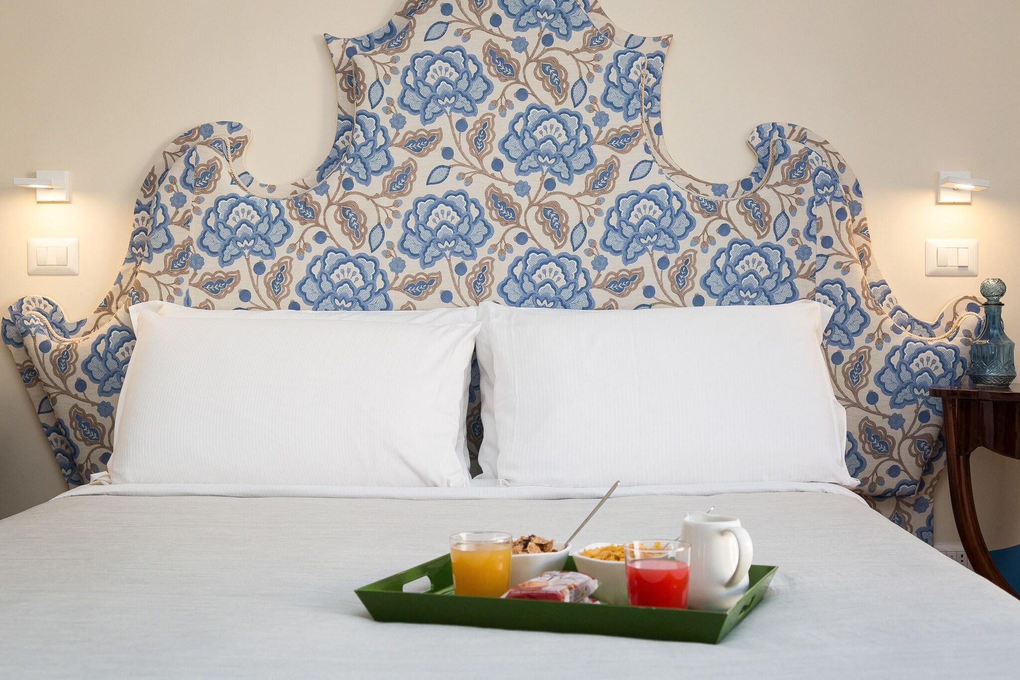 Double Deluxe Queen Bed