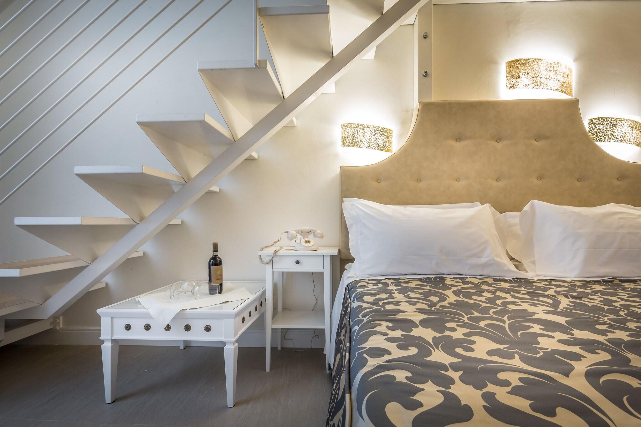 Double or Twin Deluxe Queen Bed