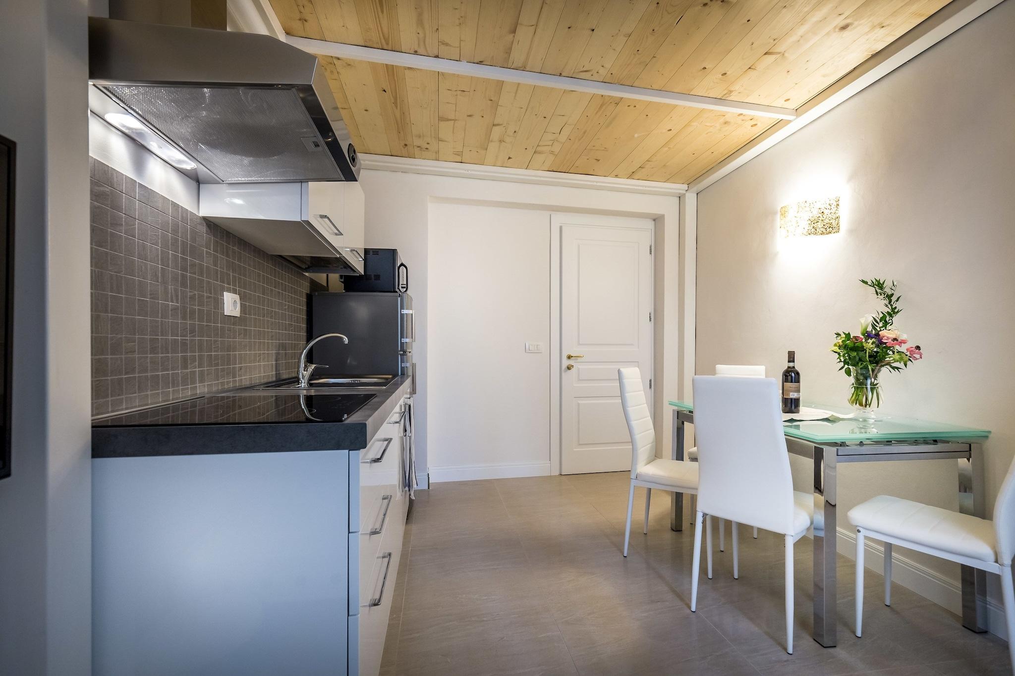 Suite with Kitchenette