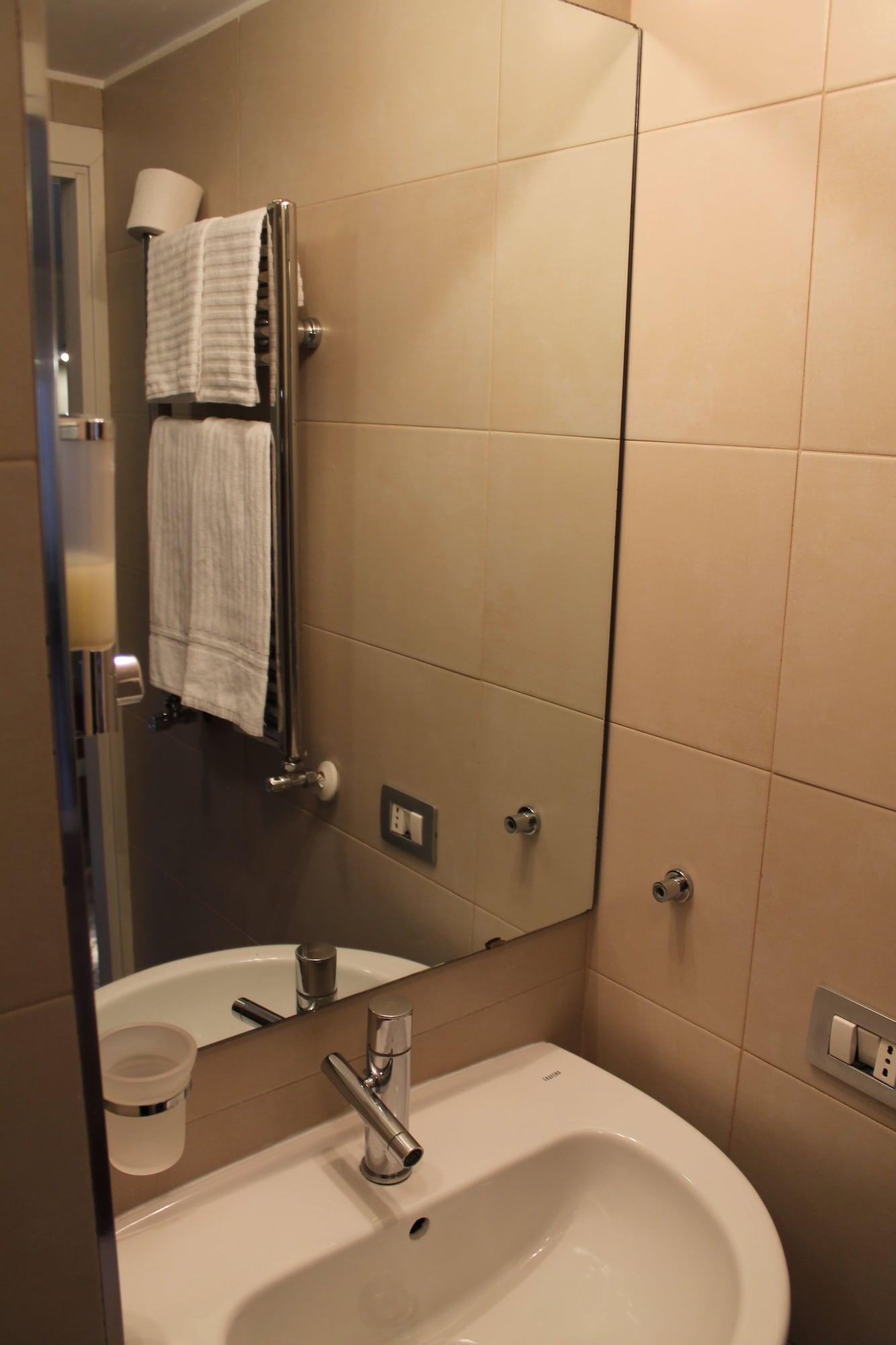 Double or Twin with Double Bed