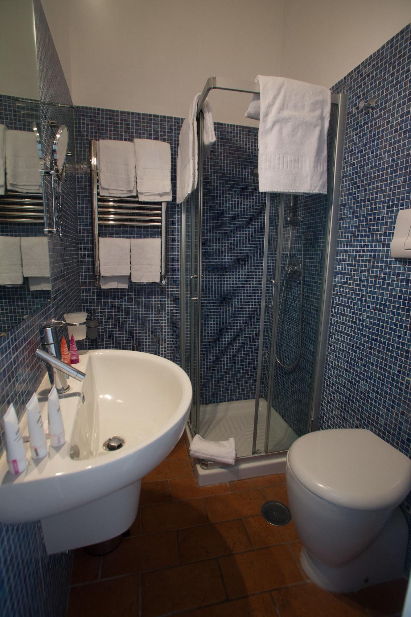 Double or Twin with Double Bed