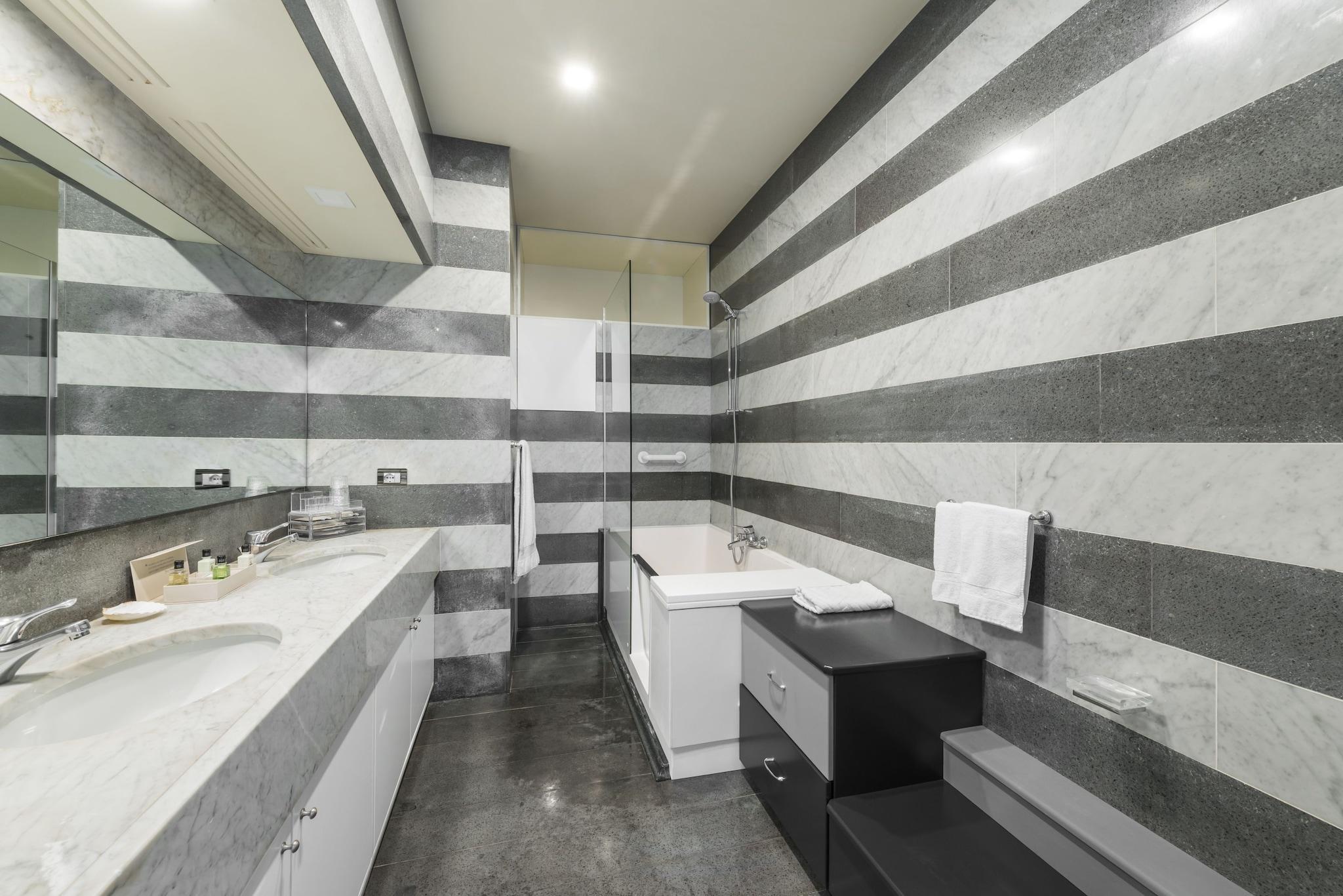 Double Deluxe Sea View with Balcony