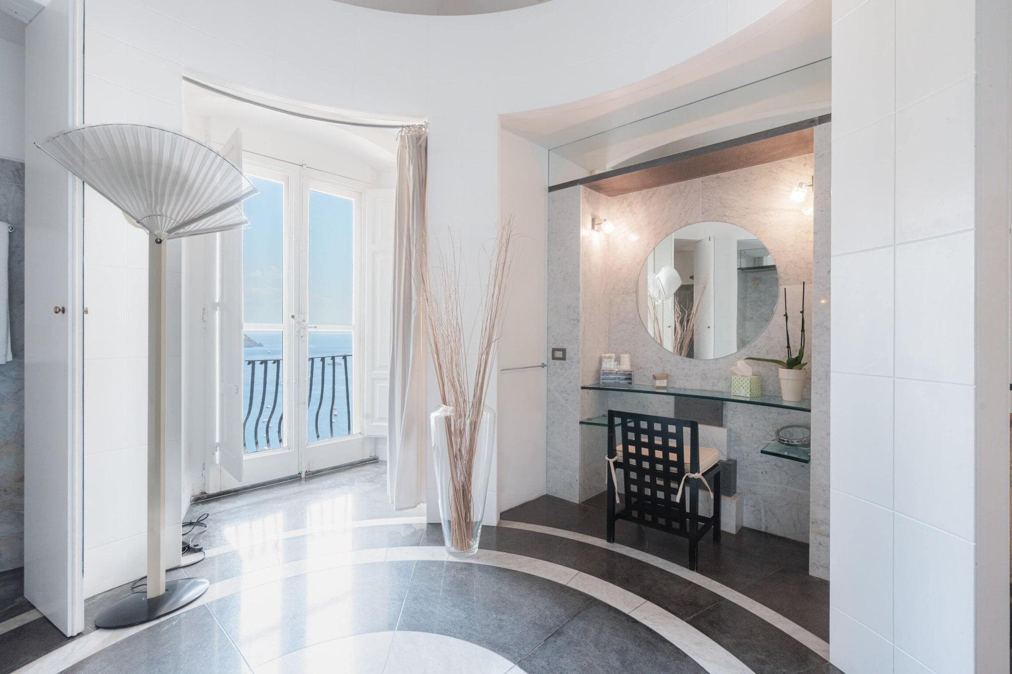 Suite Sea View King Bed