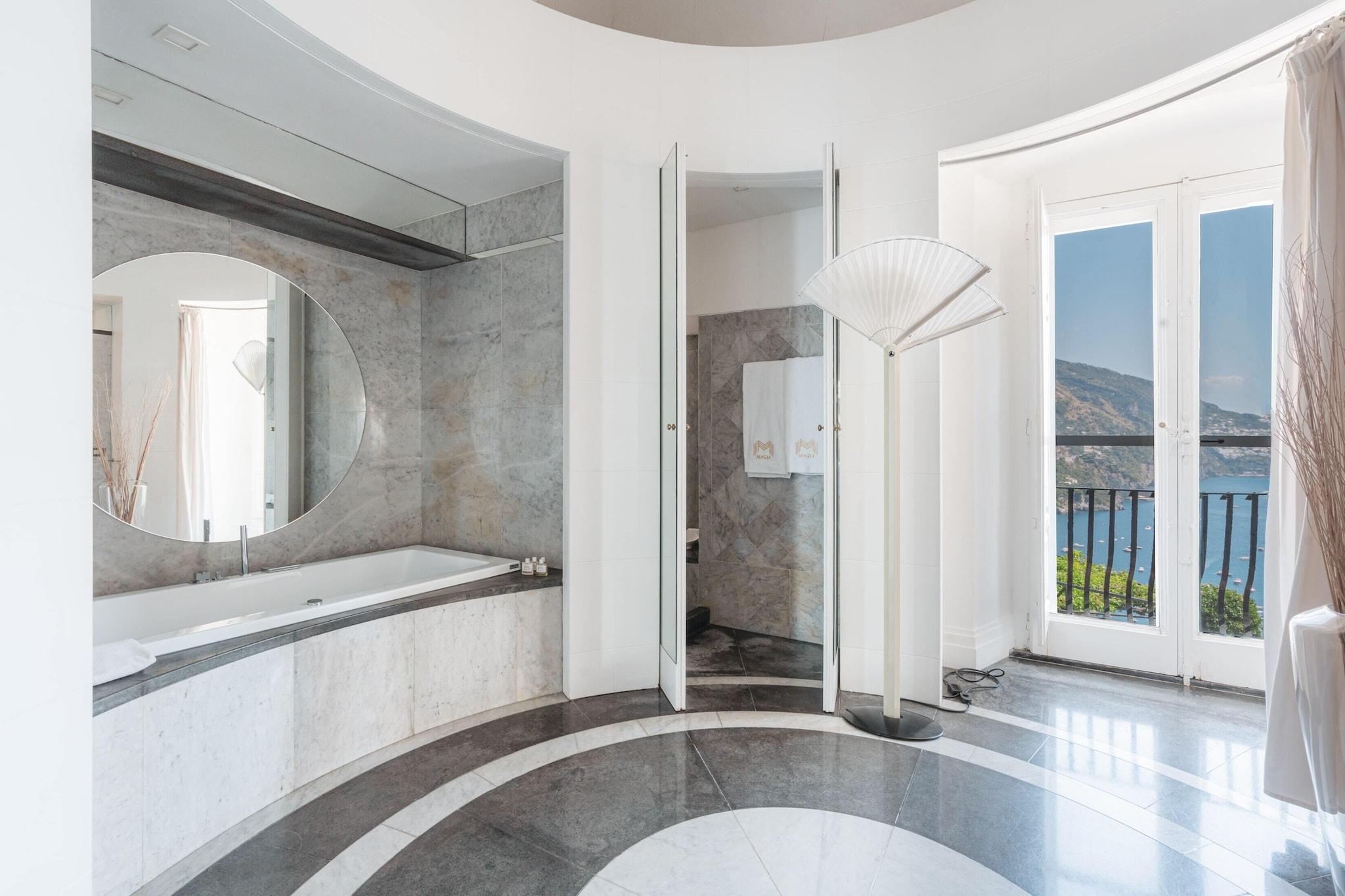 Suite Sea View King Bed