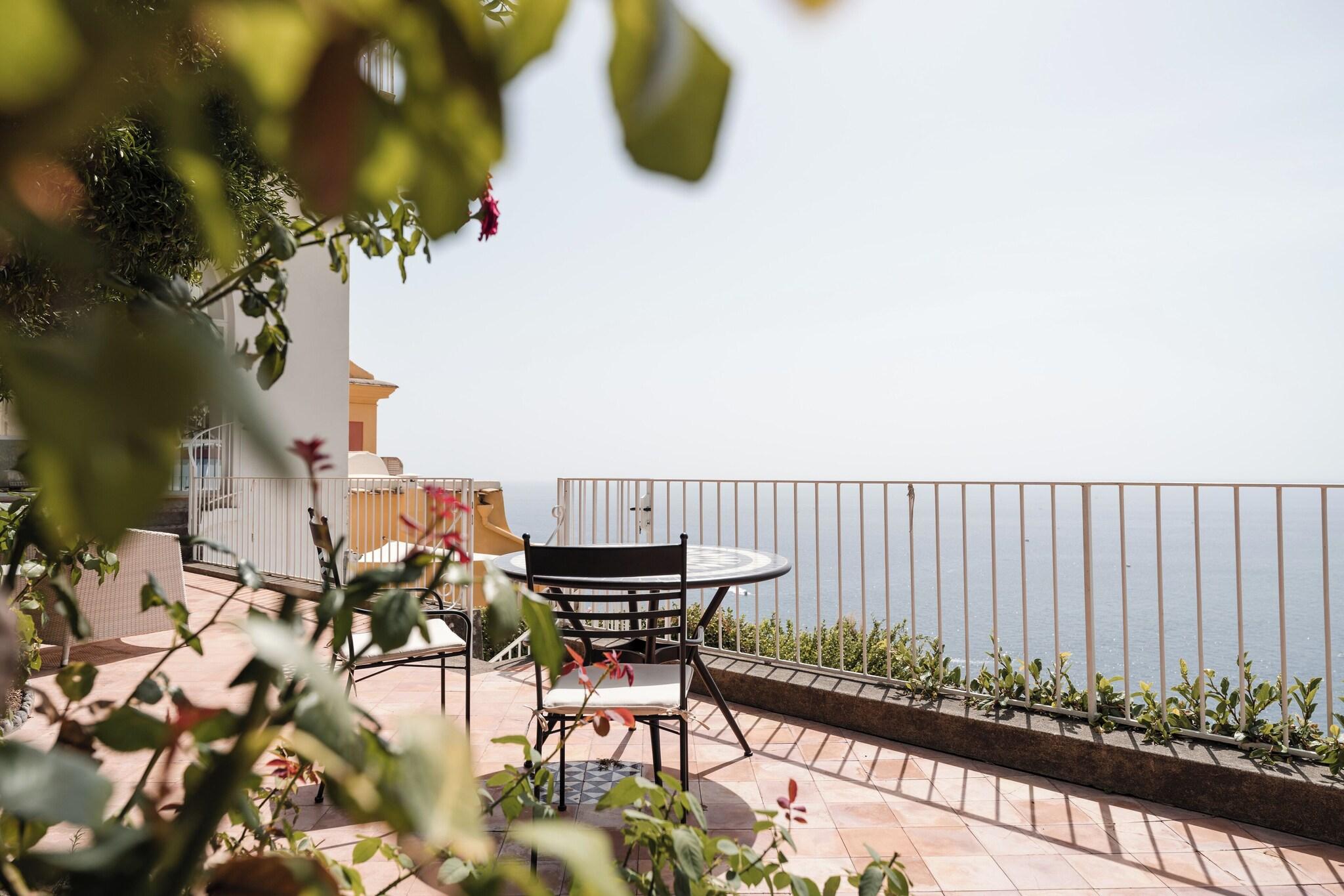 Suite Queen Size Bed