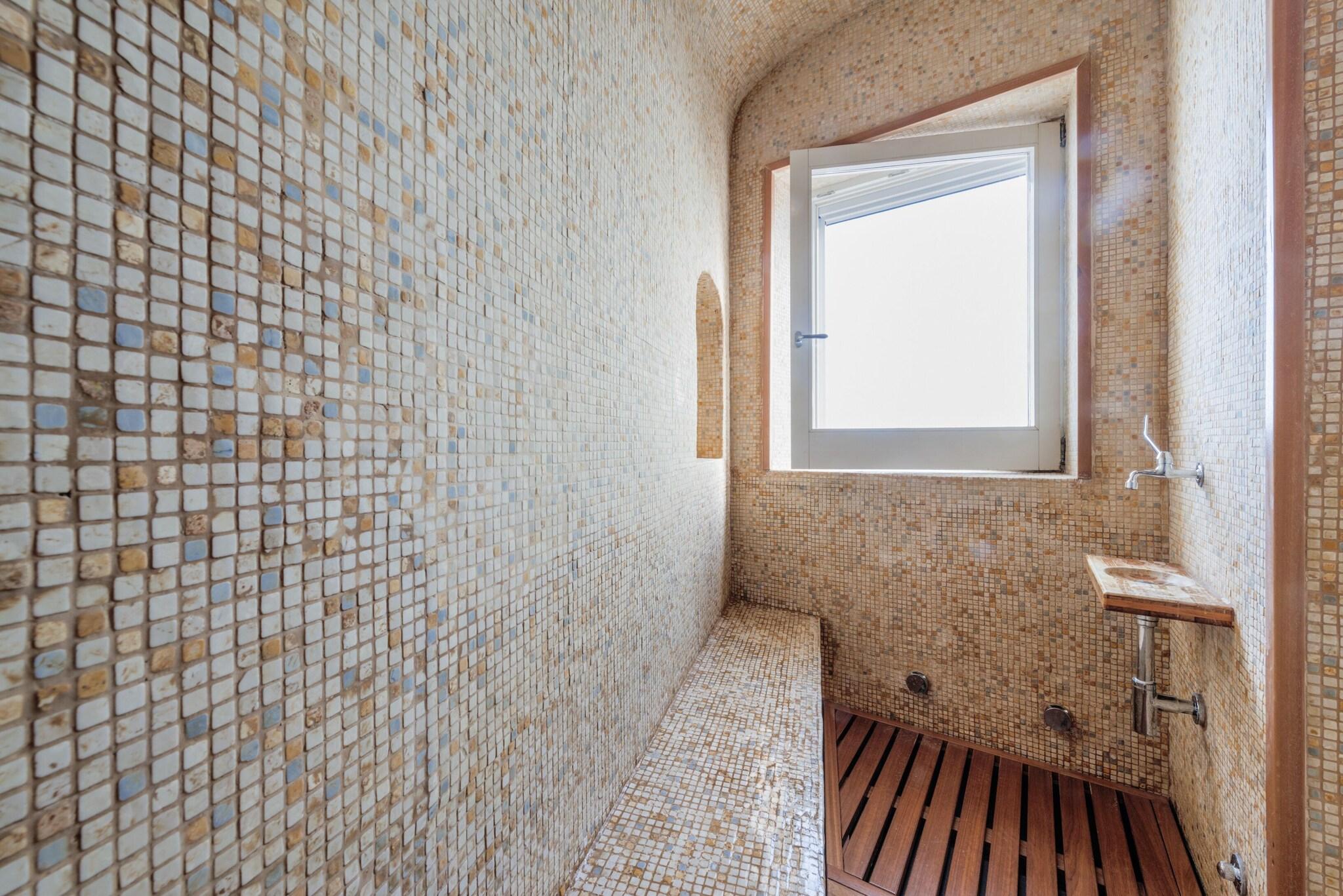 Double Queen Size Bed