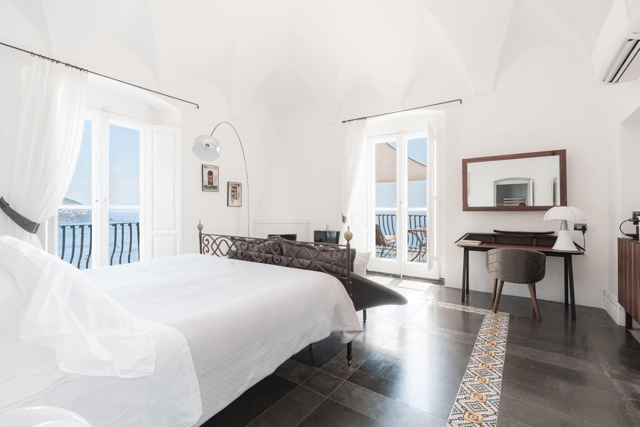 Suite Sea View King Bed