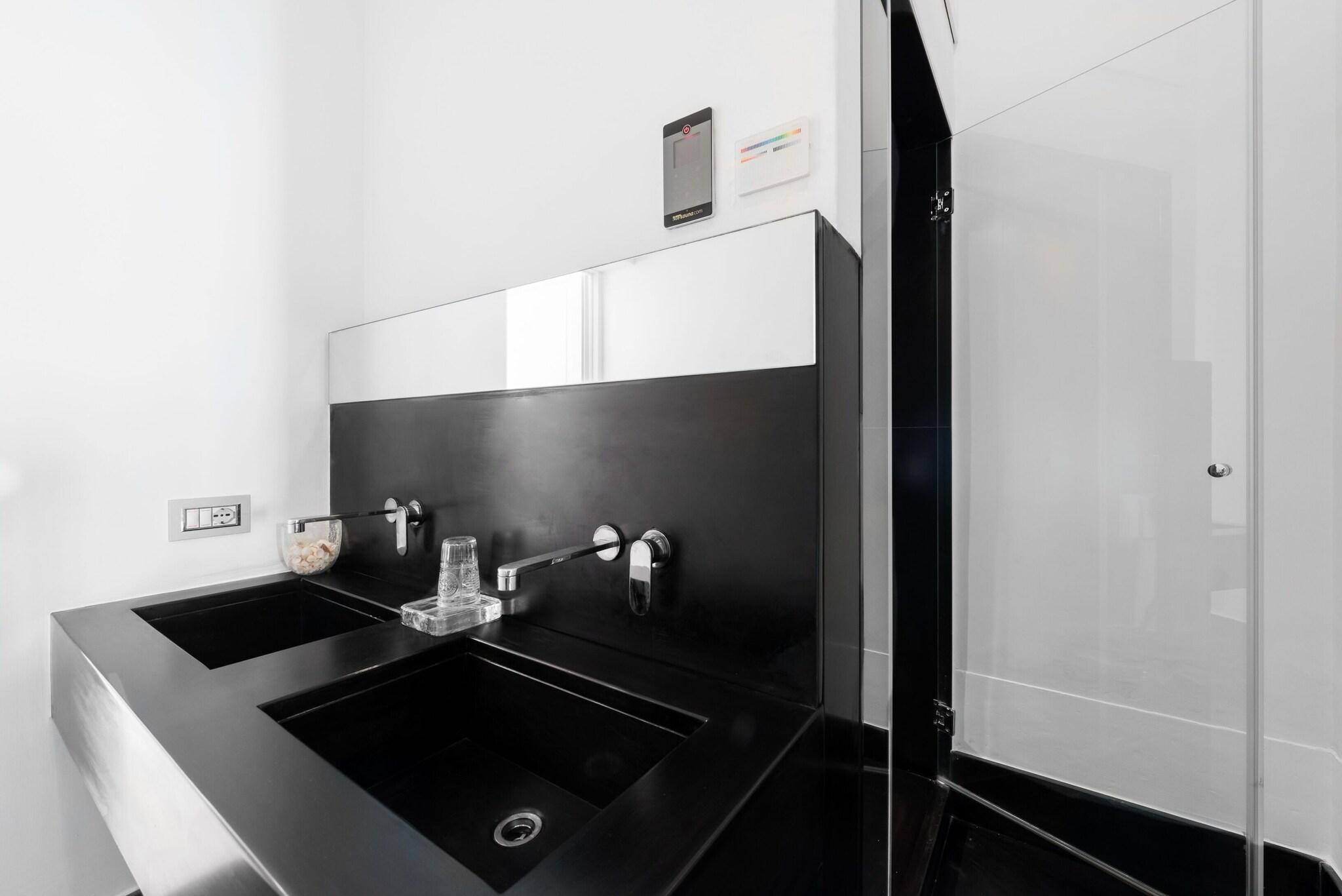 Suite Queen Size Bed