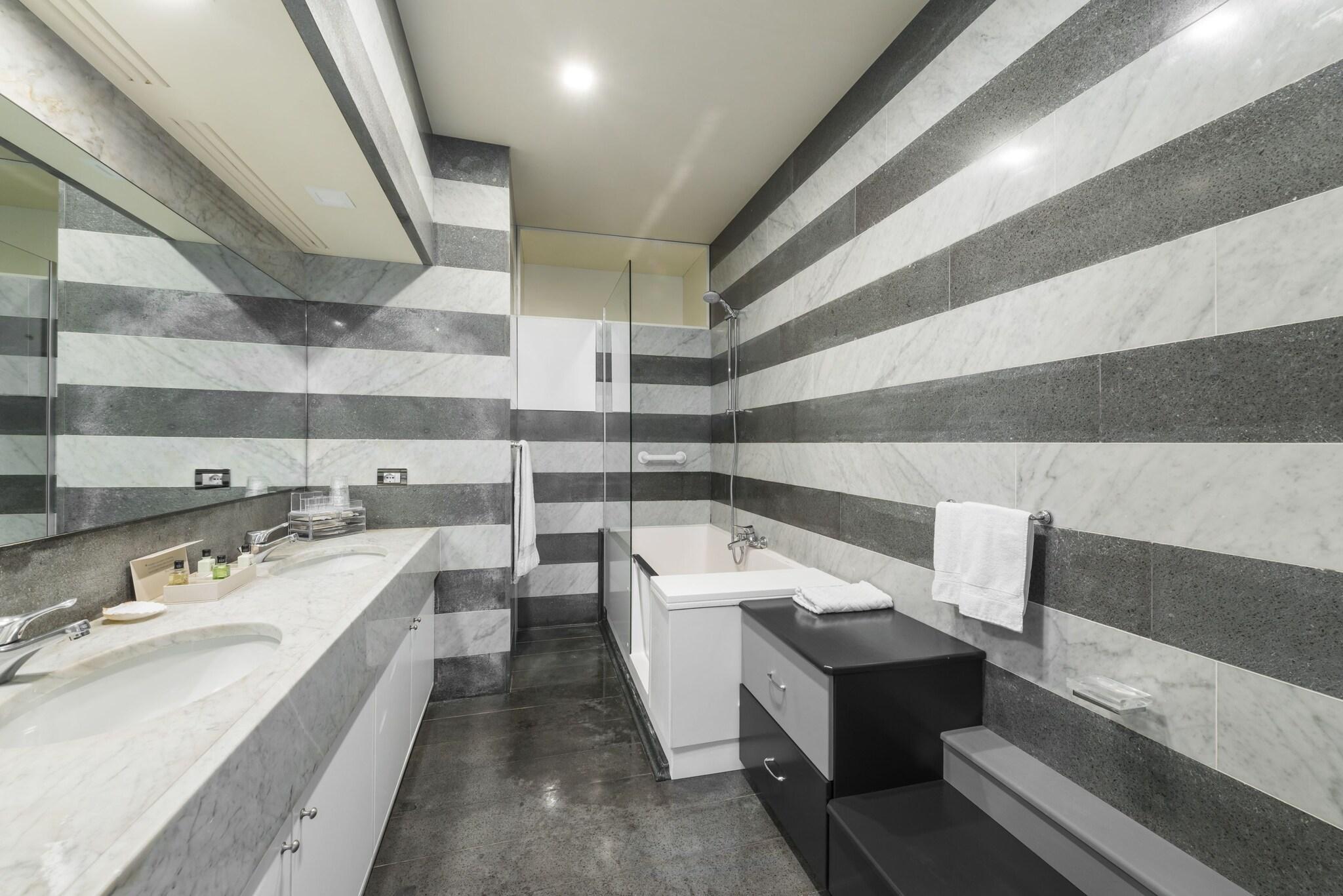 Double Deluxe Sea View with Balcony