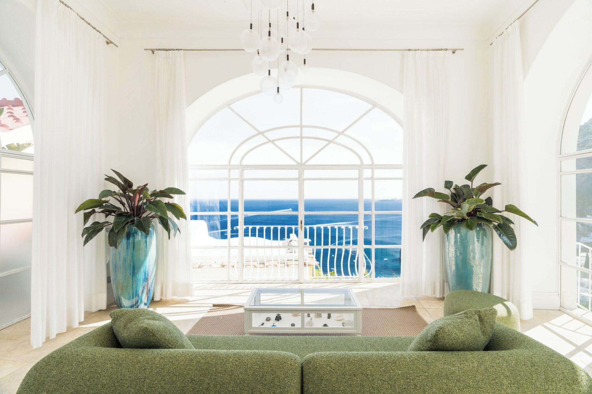 Suite Queen Size Bed