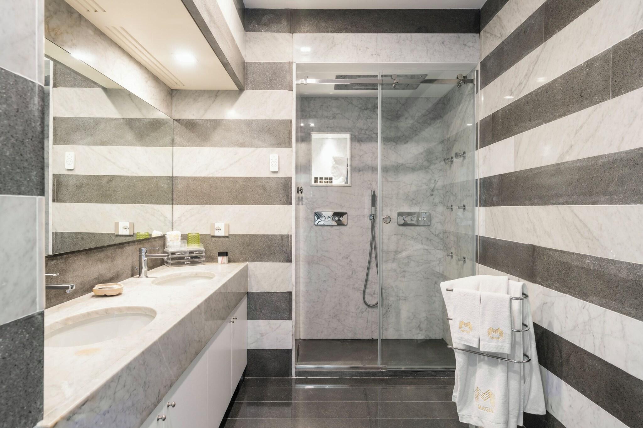 Double Deluxe Sea View with Balcony