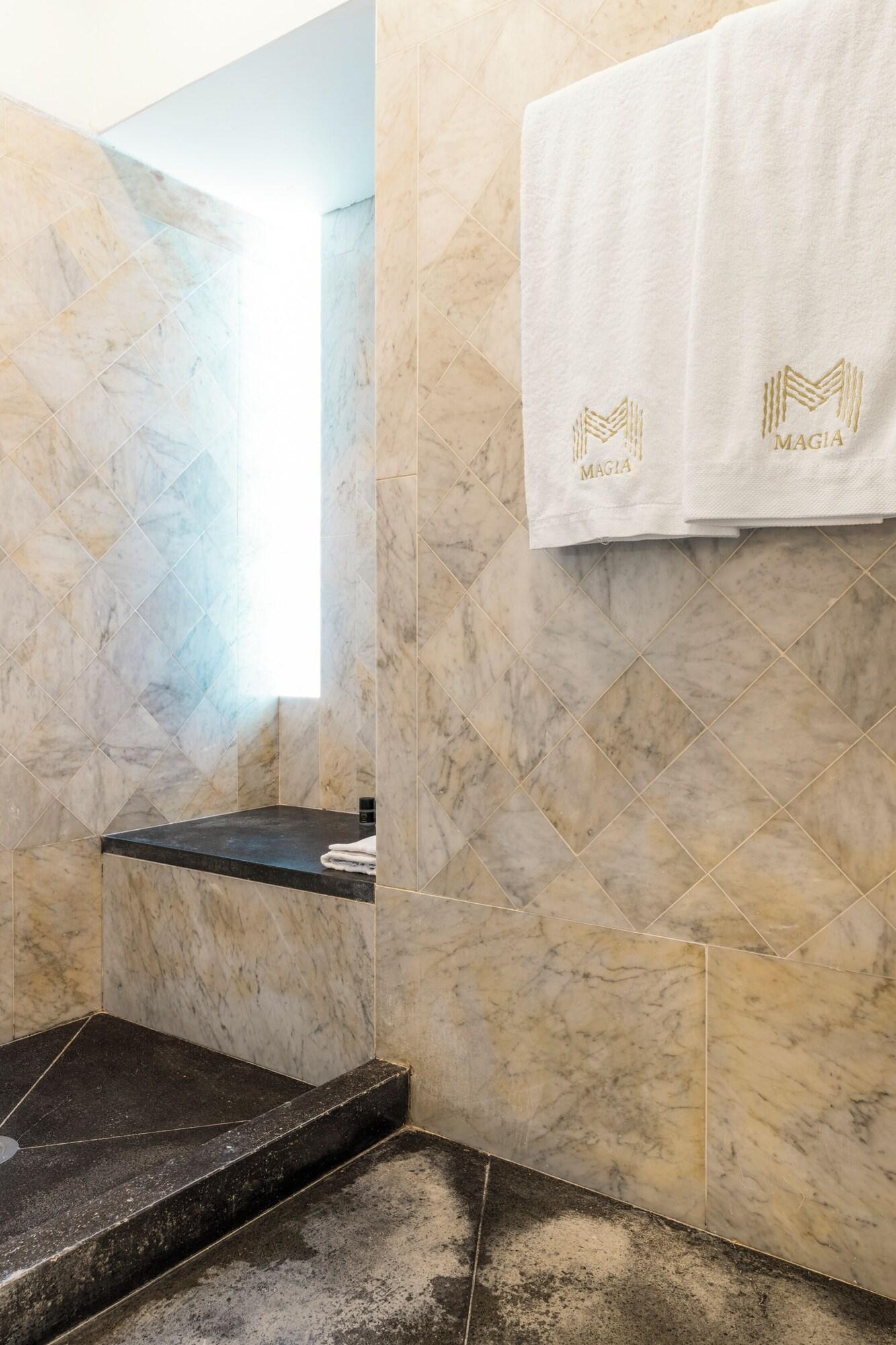 Suite Sea View King Bed