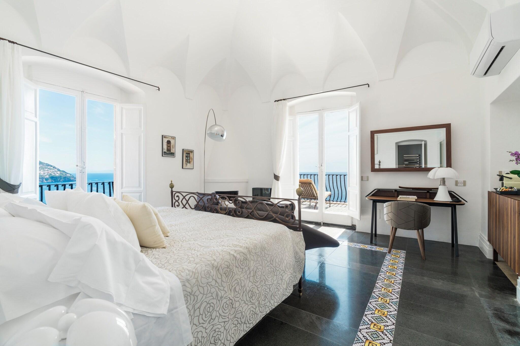 Suite Sea View King Bed