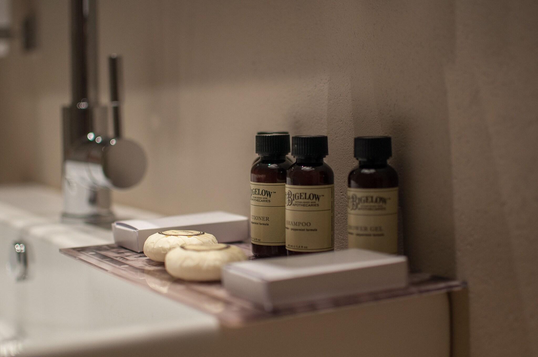 Double Deluxe Queen Bed