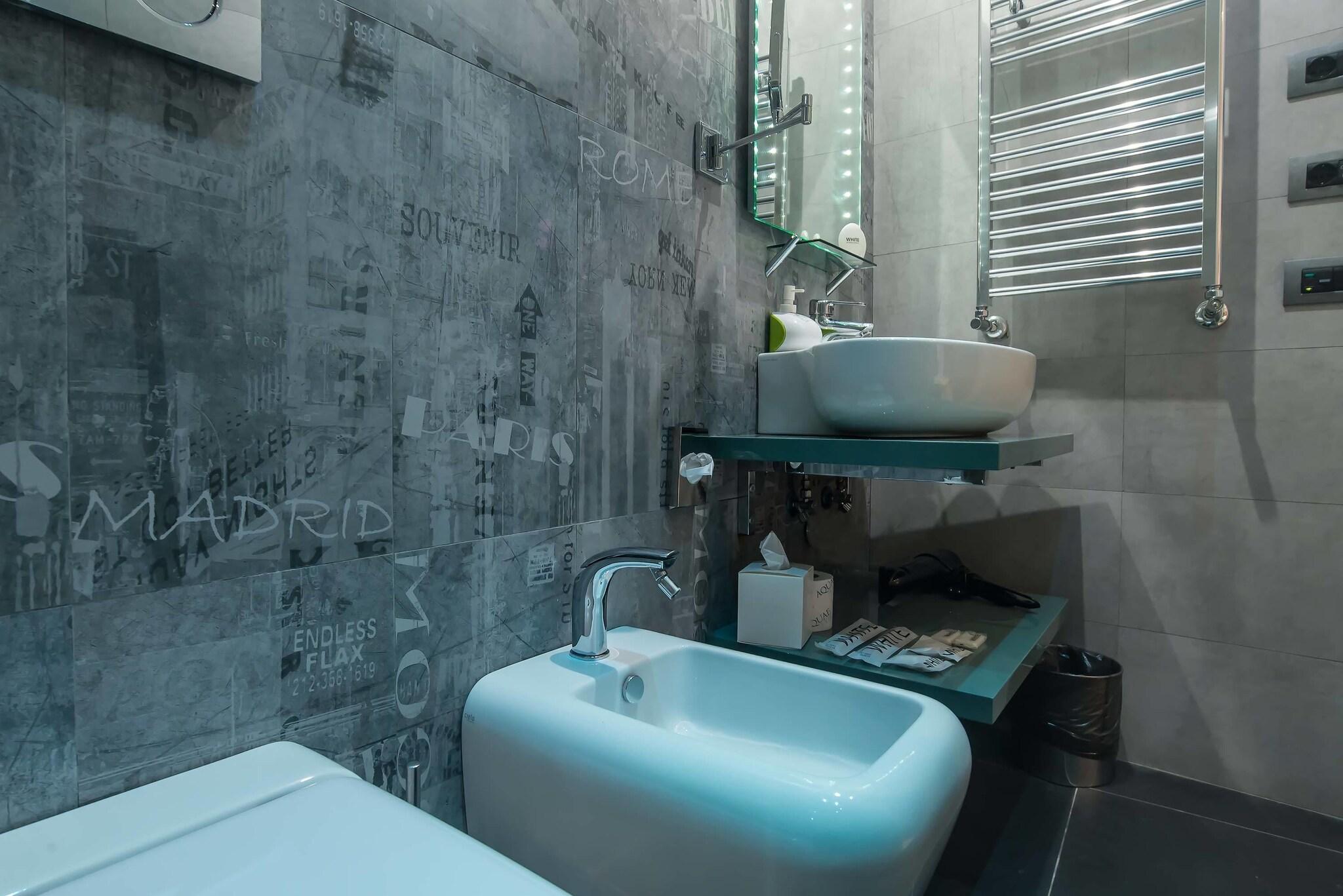 Double Queen Size Bed