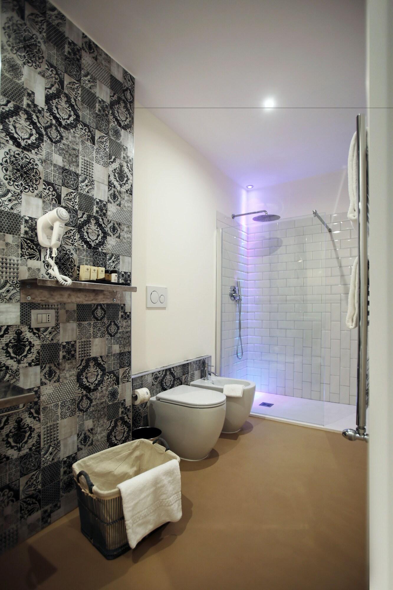 Double or Twin Queen Size Bed