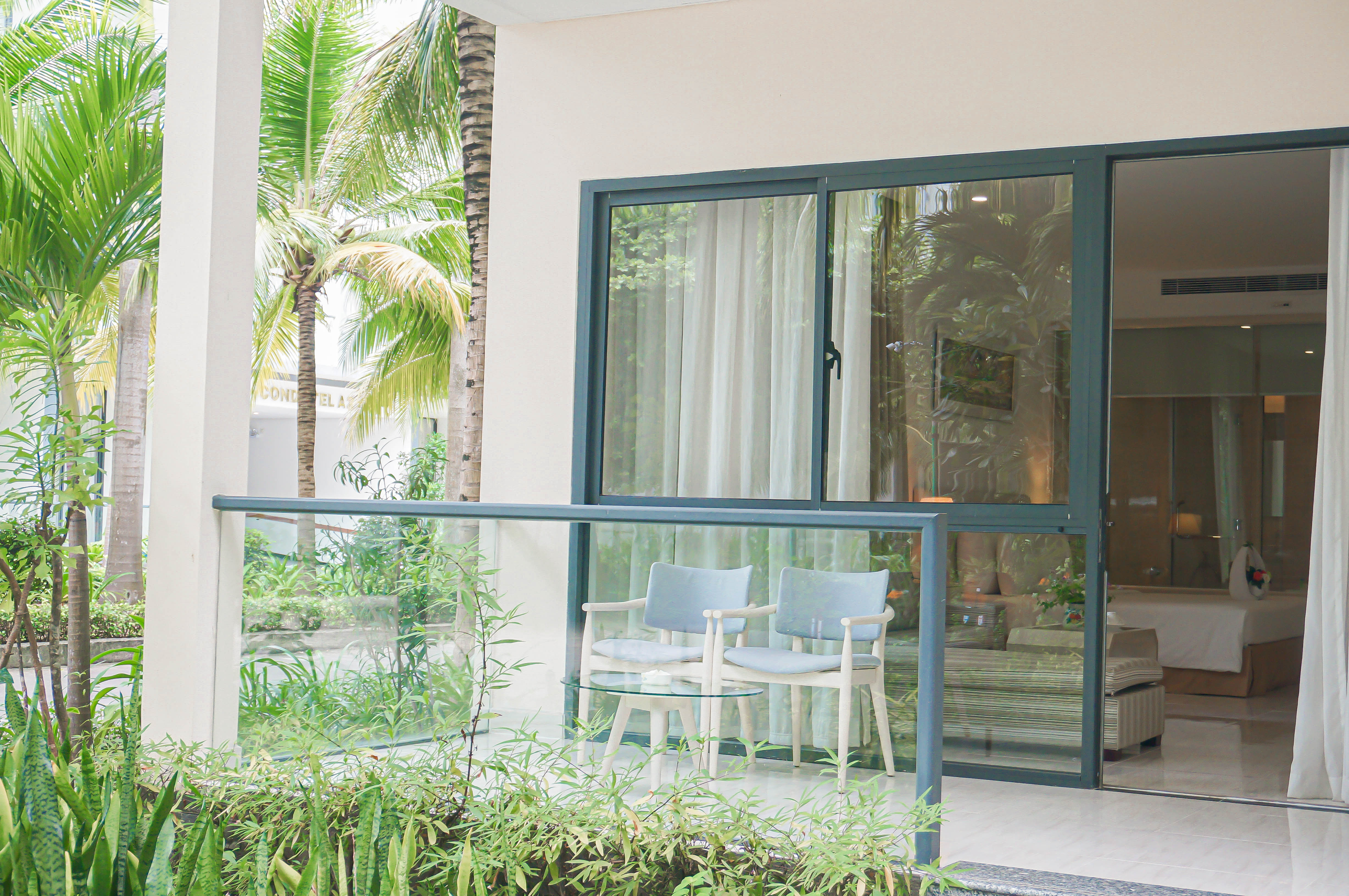 Bungalow Garden View