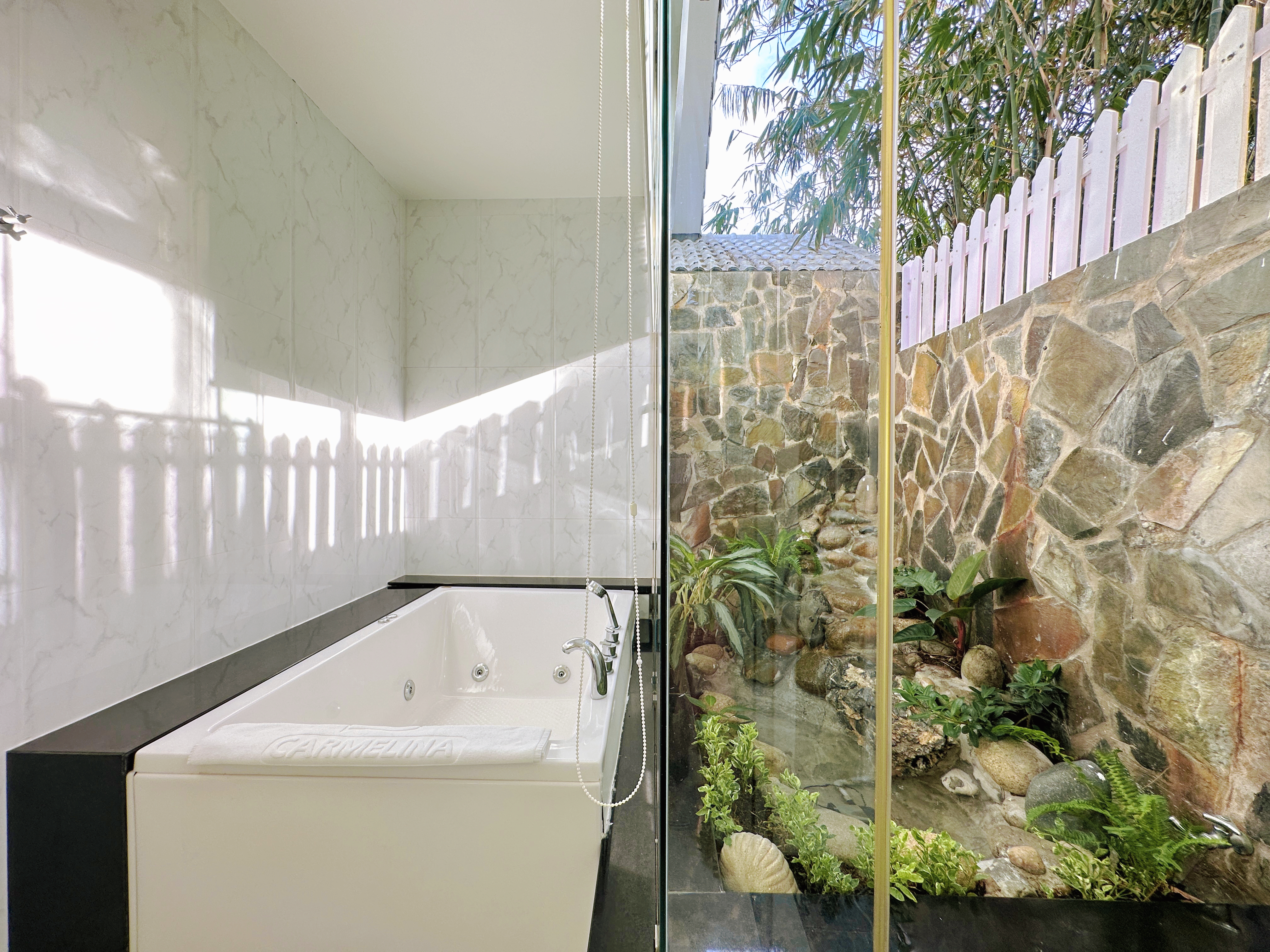 Bungalow Deluxe Pool View